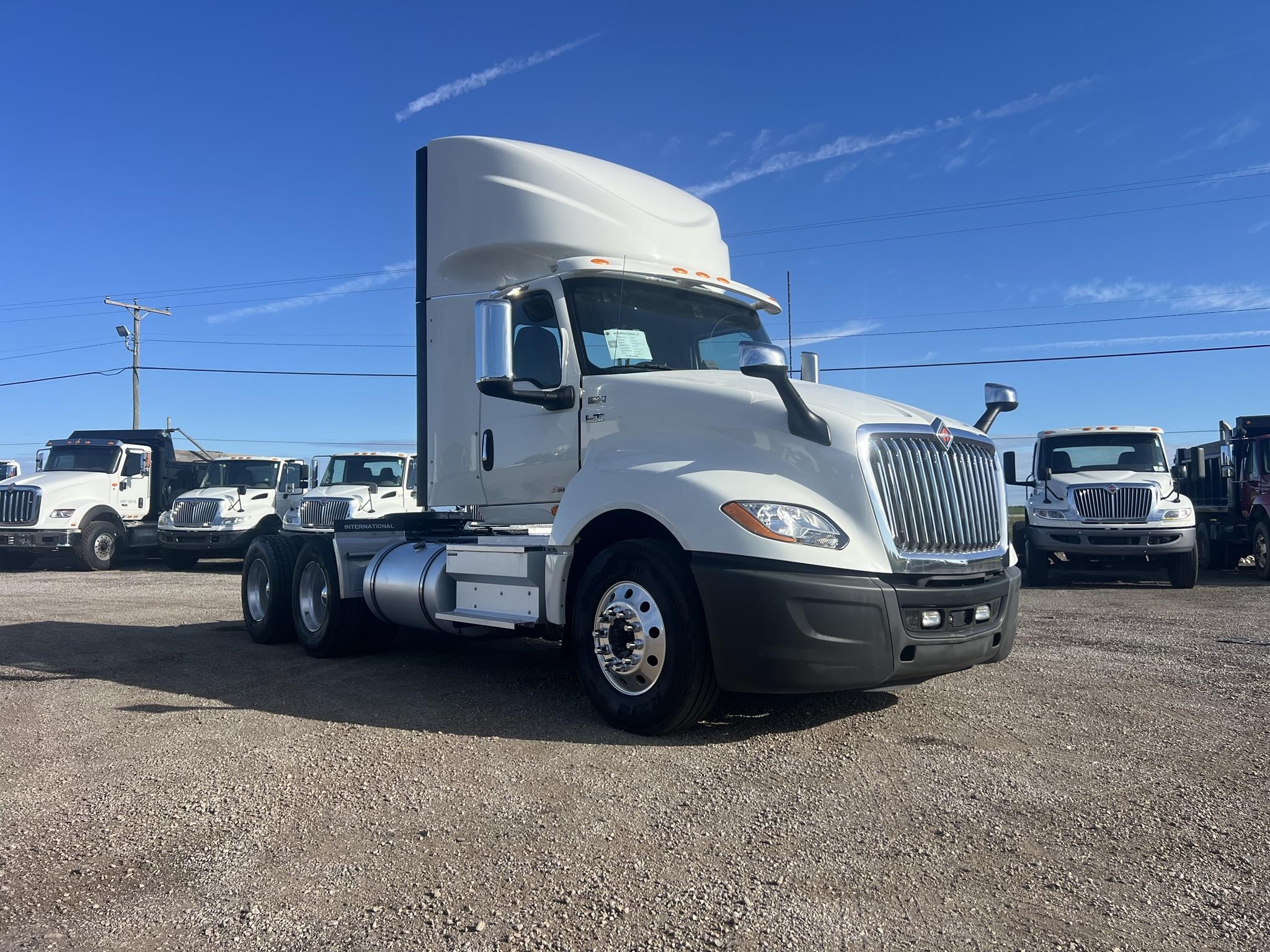 2020 INTERNATIONAL LT - image 2 of 6