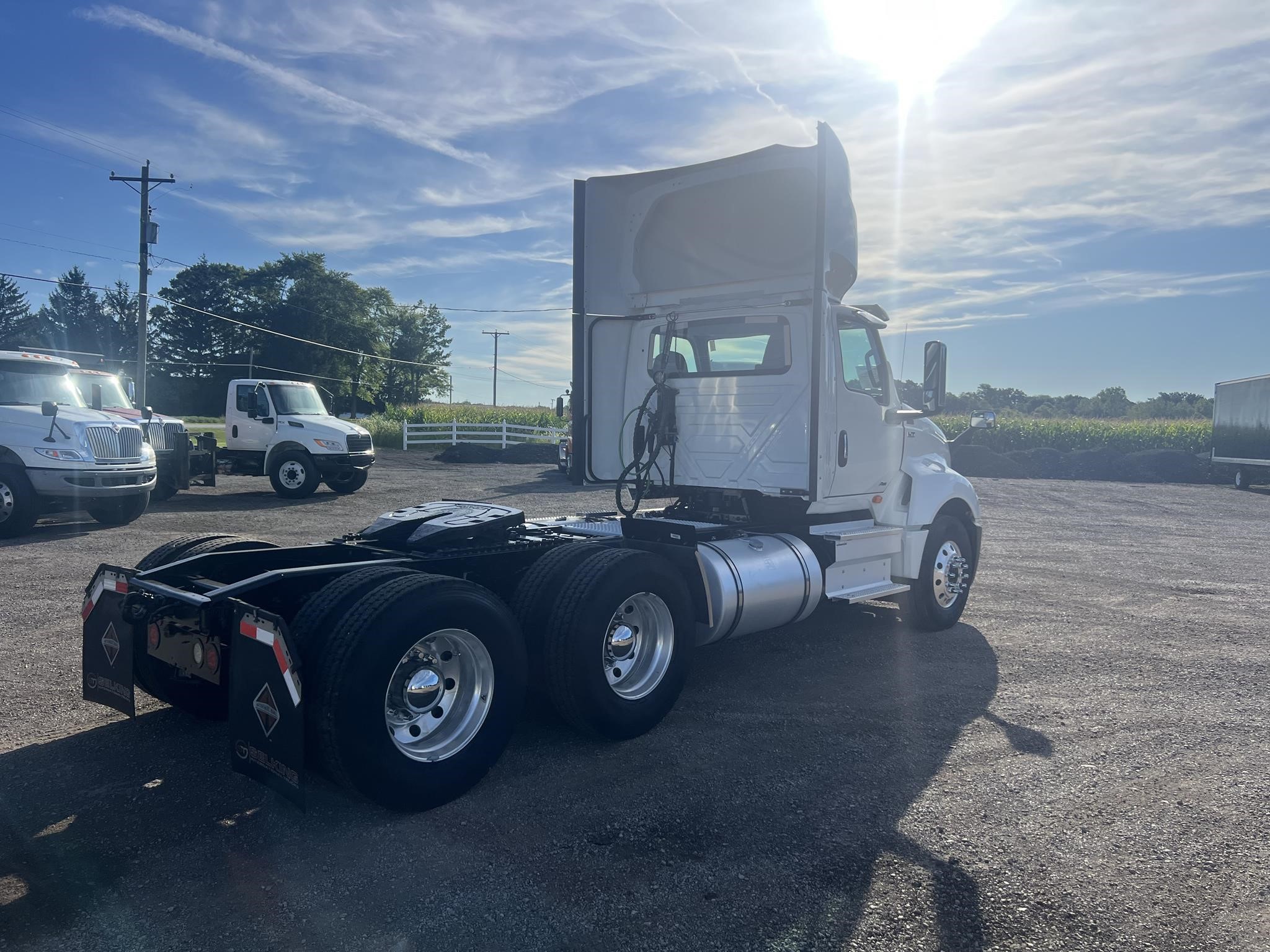 2020 INTERNATIONAL LT - image 3 of 6