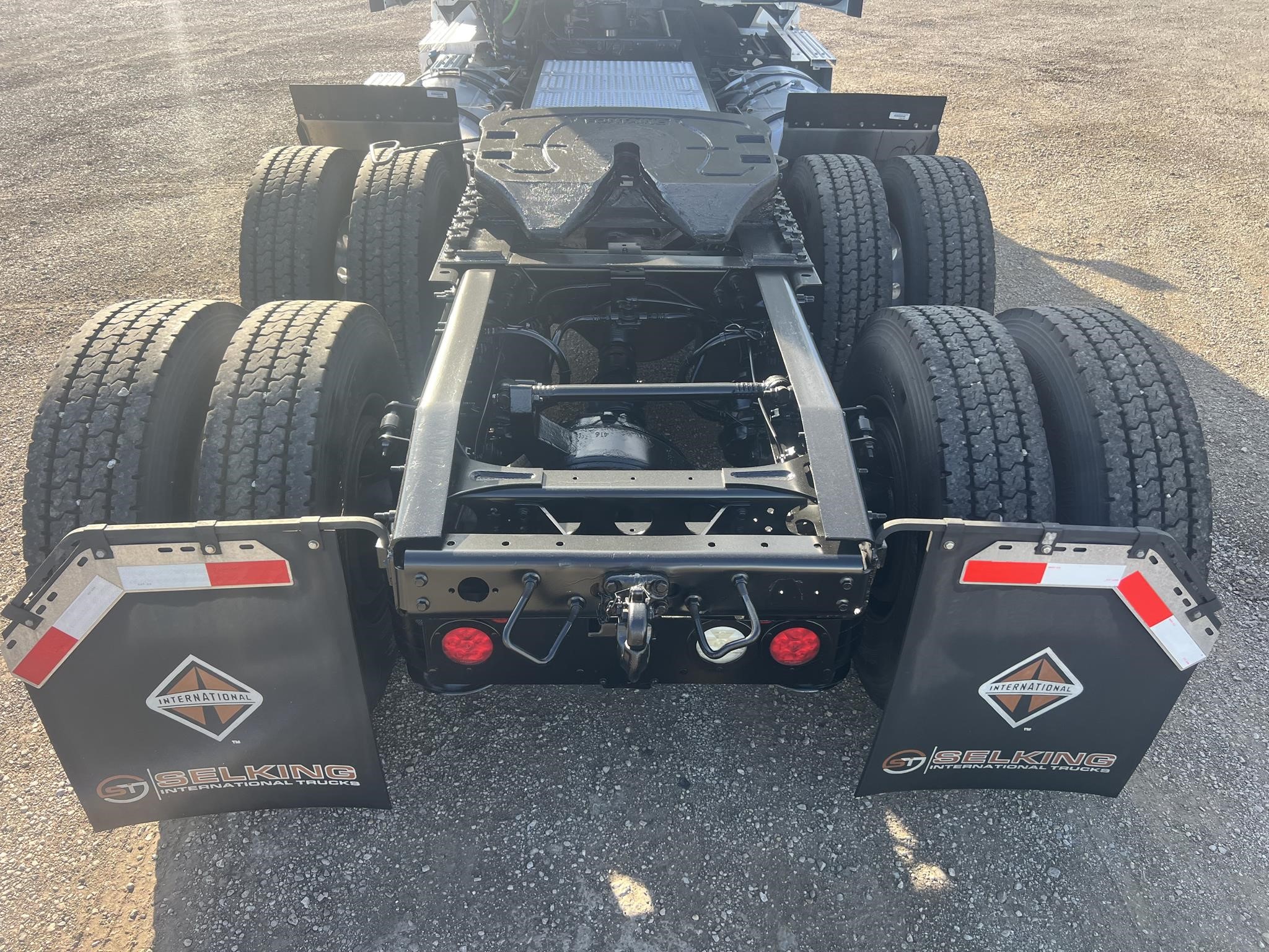 2020 INTERNATIONAL LT - image 6 of 6