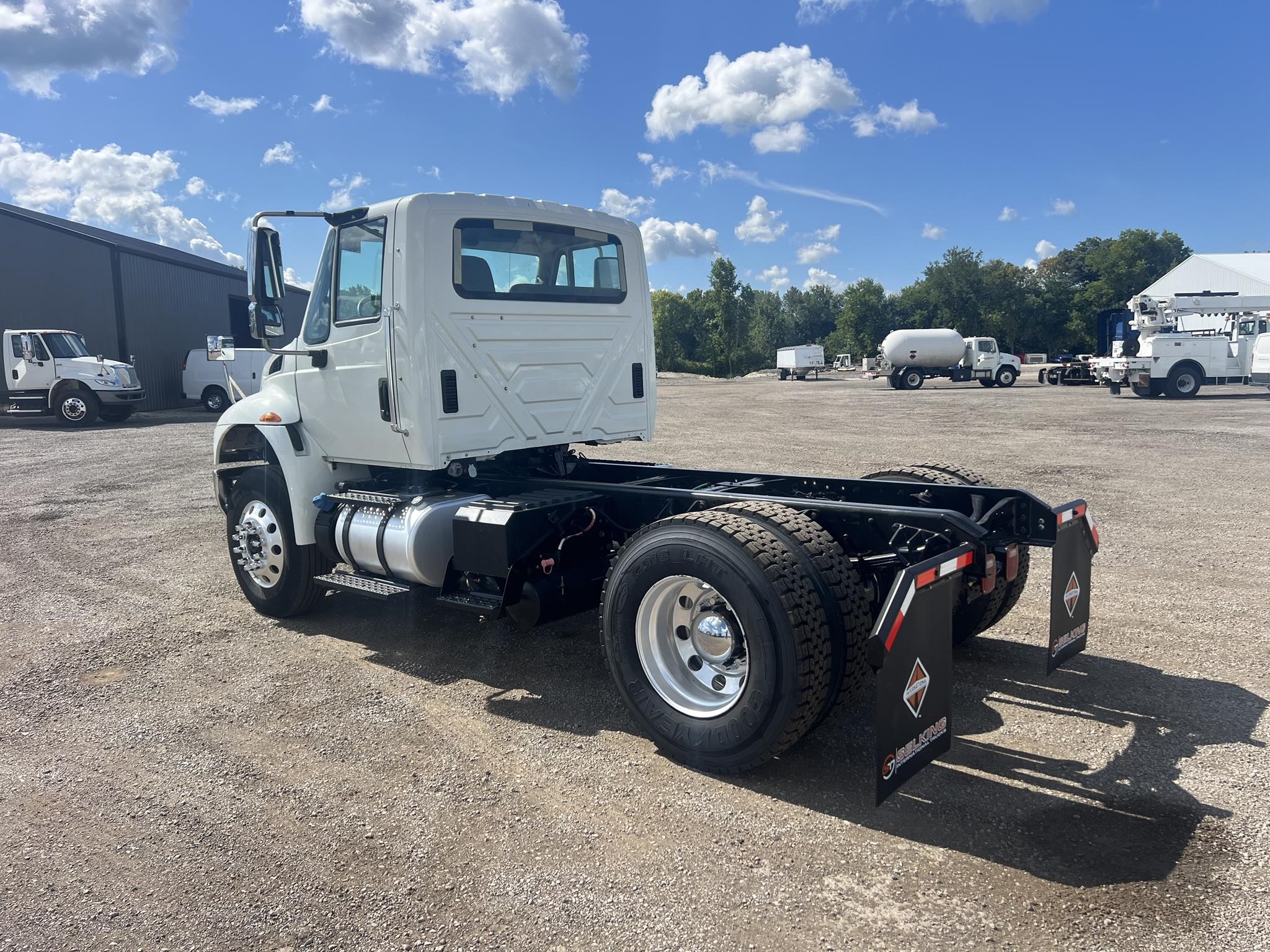 2015 INTERNATIONAL DURASTAR 4300 - image 4 of 6