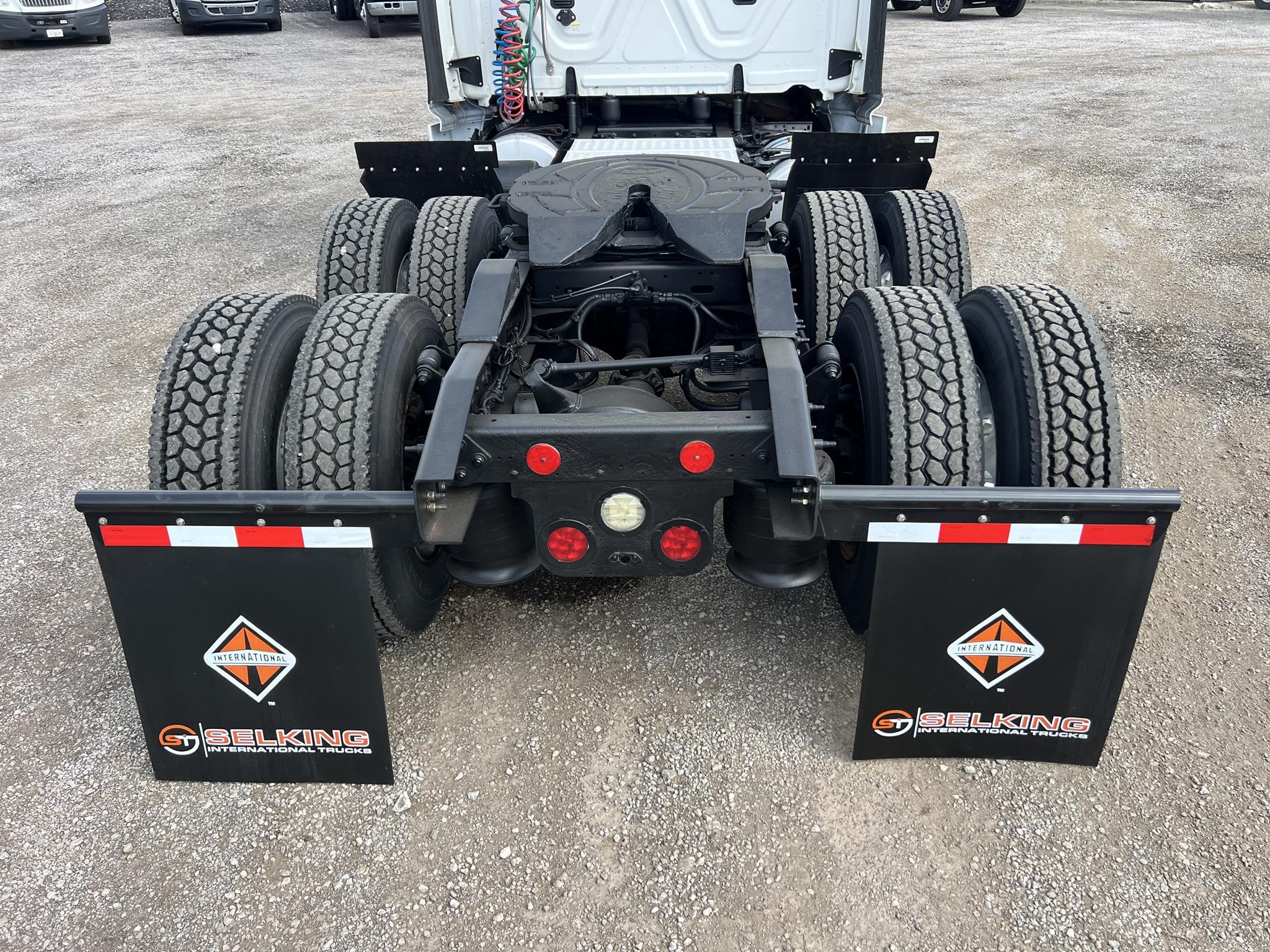 2017 FREIGHTLINER CASCADIA 125 - image 5 of 6