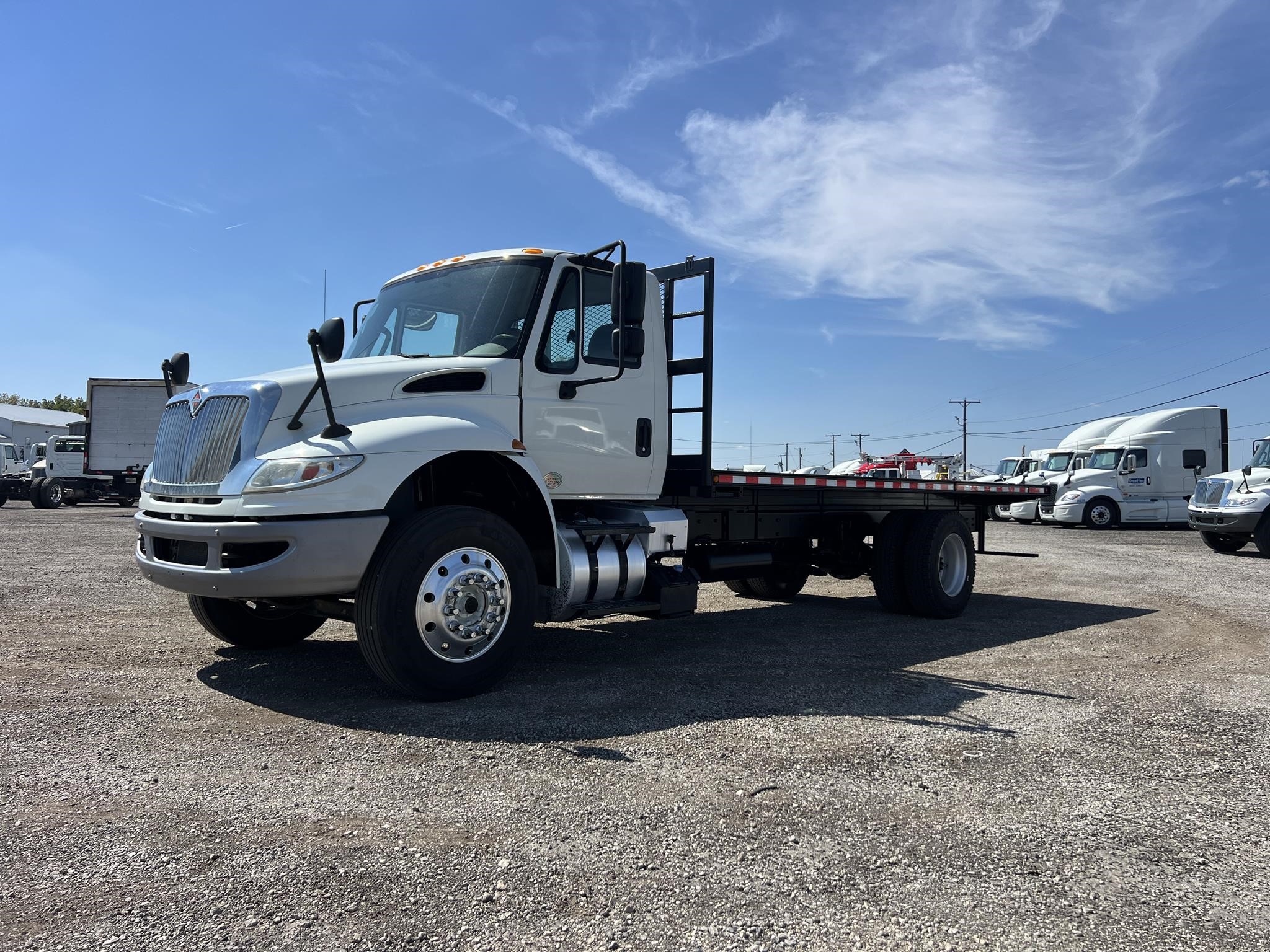 2017 INTERNATIONAL DURASTAR 4300 - image 1 of 6