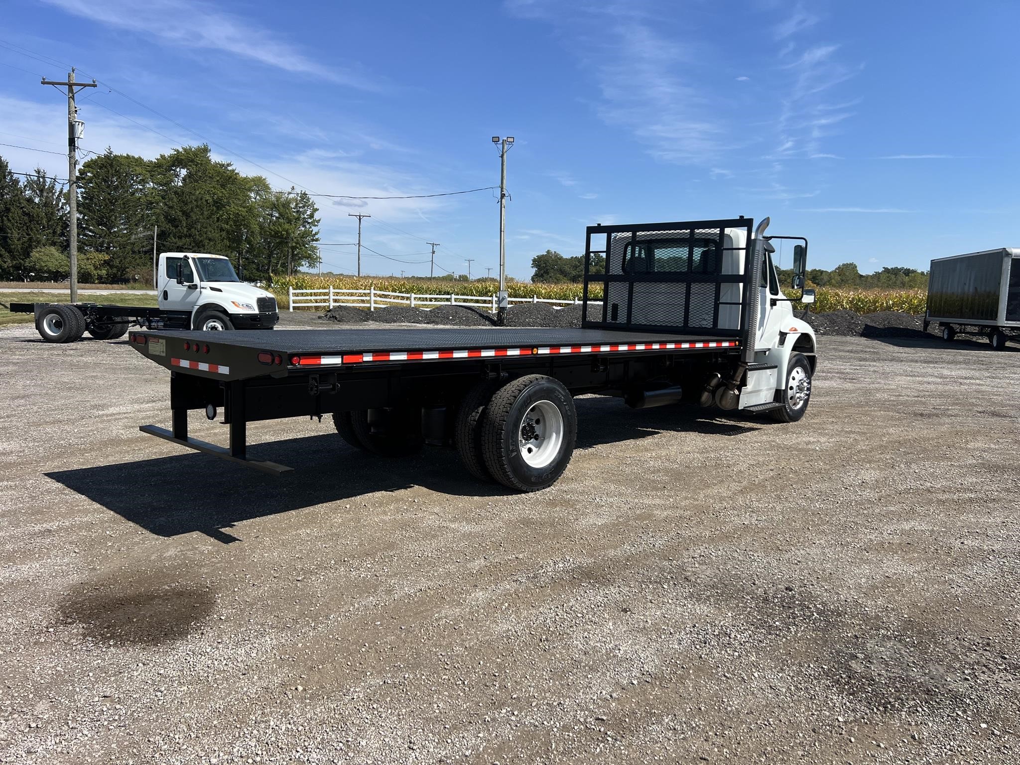 2017 INTERNATIONAL DURASTAR 4300 - image 3 of 6