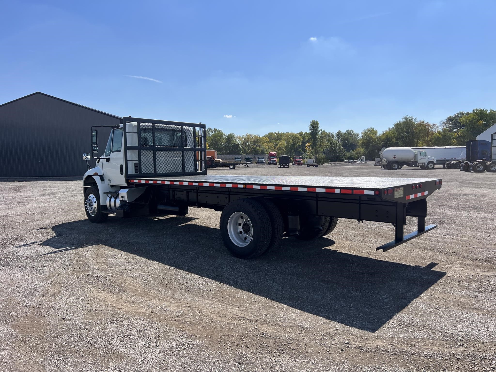 2017 INTERNATIONAL DURASTAR 4300 - image 4 of 6