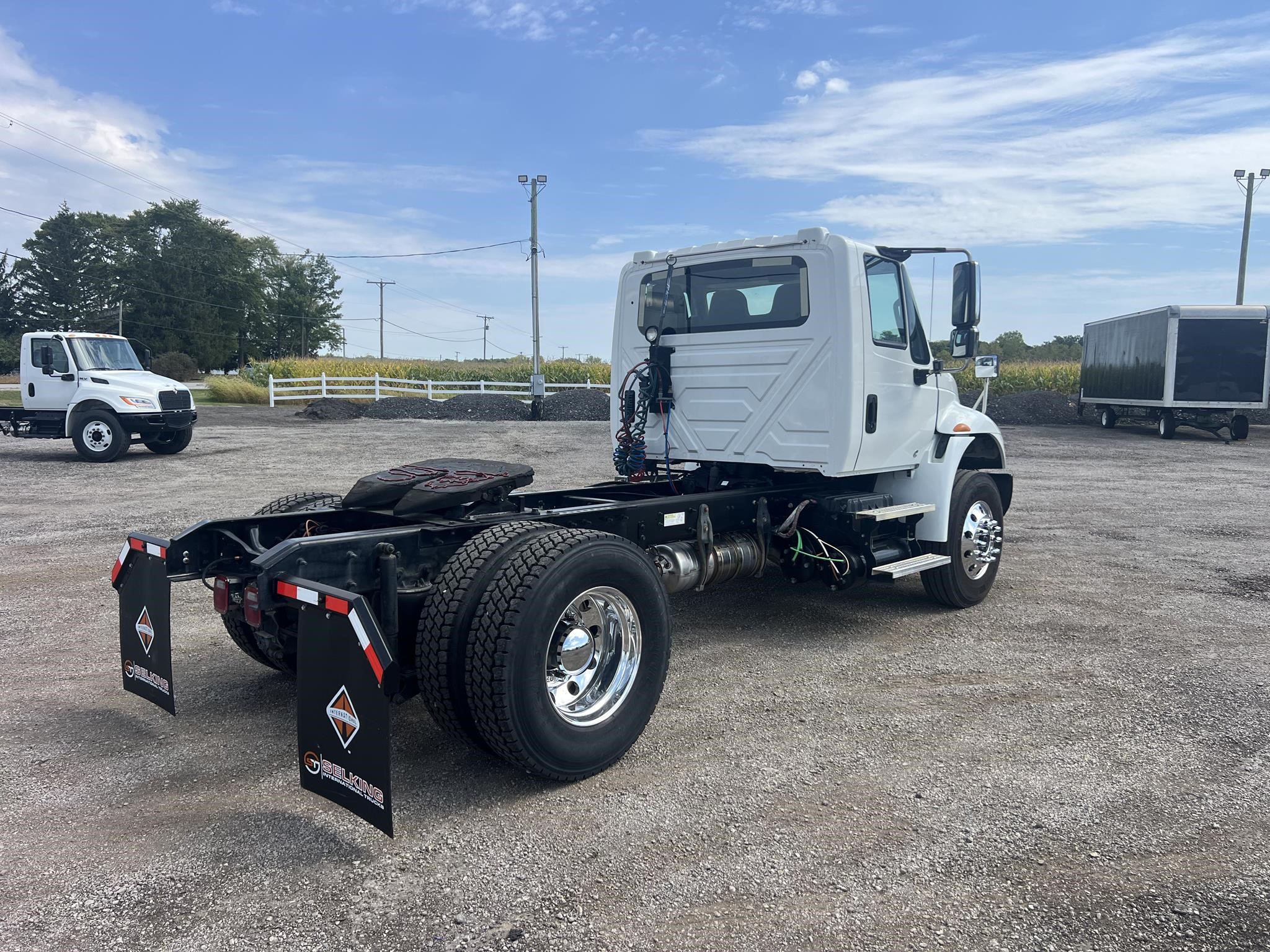 2019 INTERNATIONAL DURASTAR 4400 - image 3 of 6