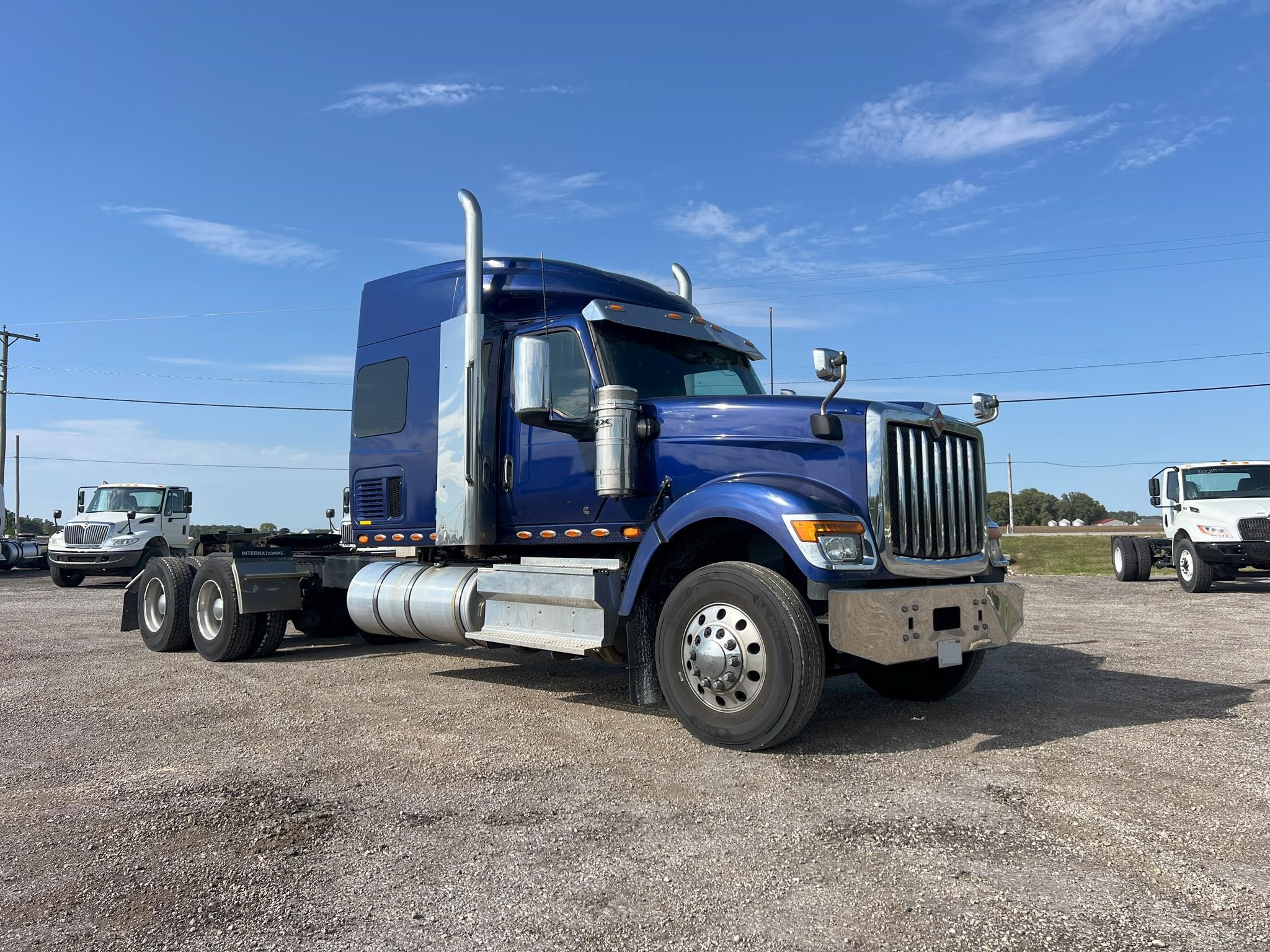 2023 INTERNATIONAL HX - image 1 of 4