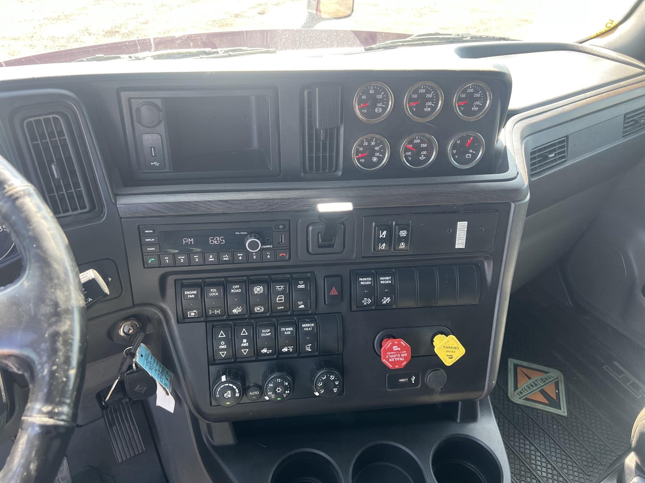 2023 INTERNATIONAL LT - image 6 of 6