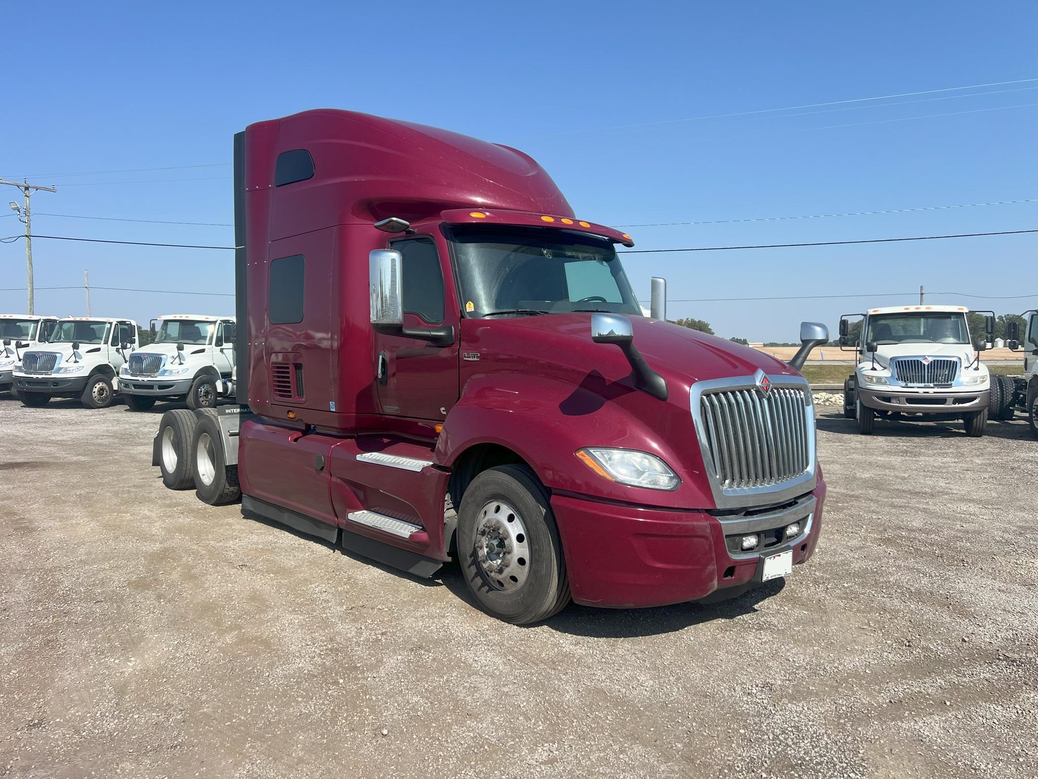 2023 INTERNATIONAL LT - image 2 of 6