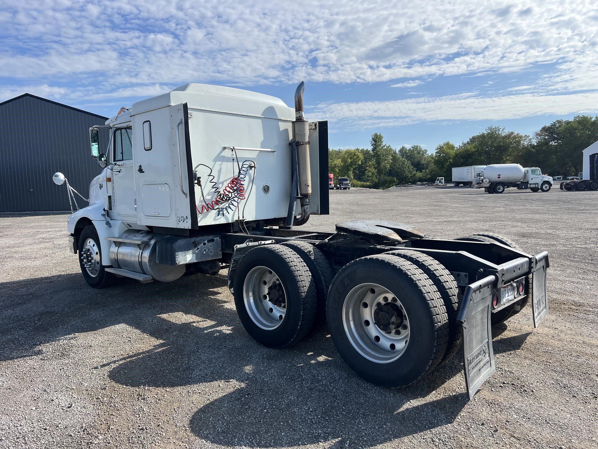 1997 INTERNATIONAL 9200 - image 4 of 6
