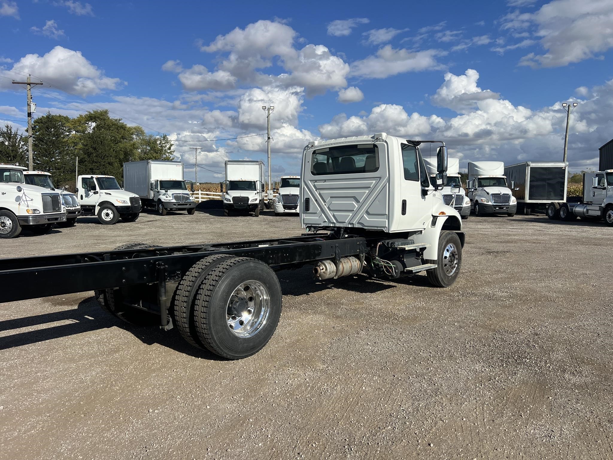 2019 INTERNATIONAL DURASTAR 4400 - image 3 of 6