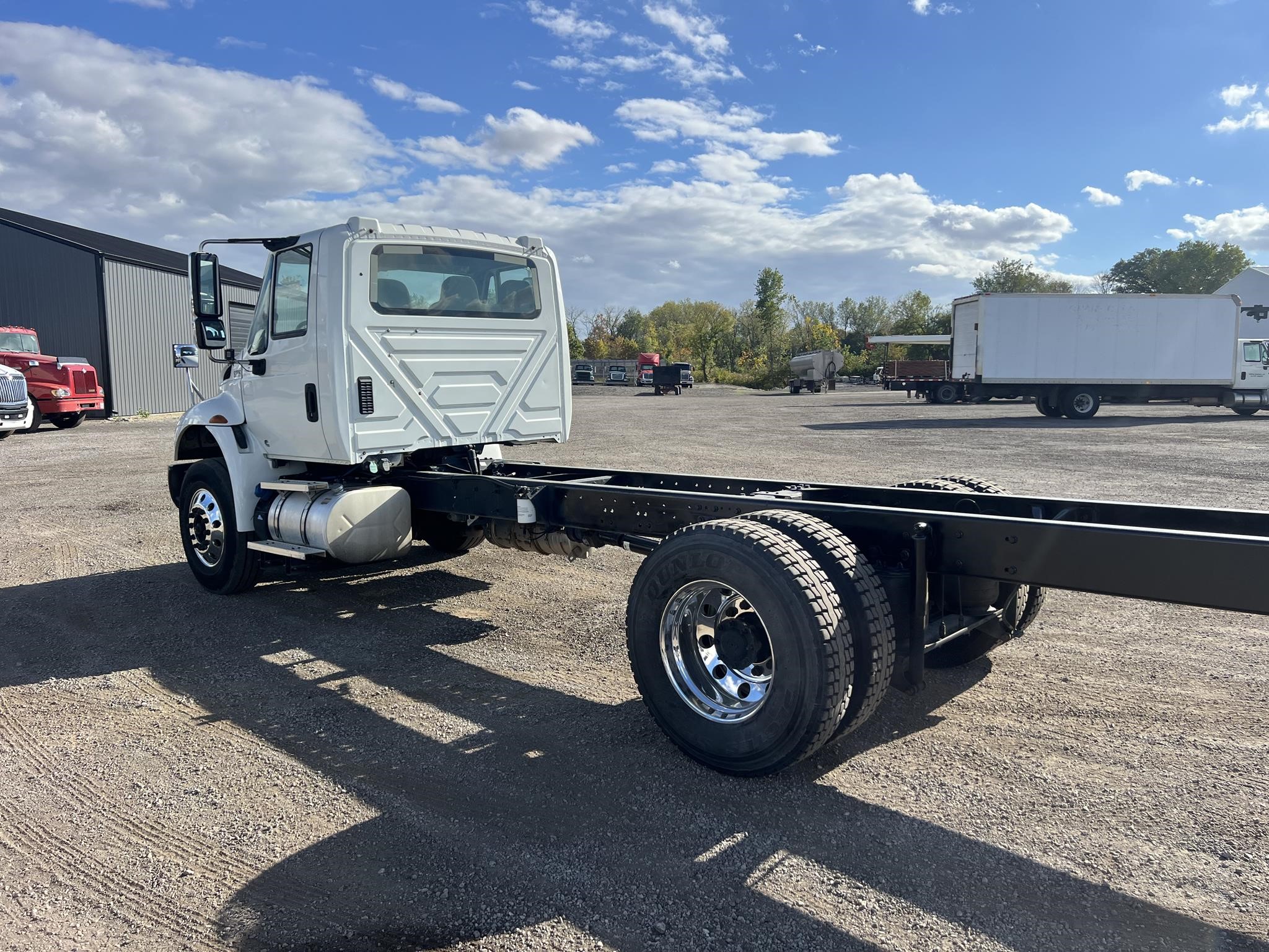 2019 INTERNATIONAL DURASTAR 4400 - image 4 of 6