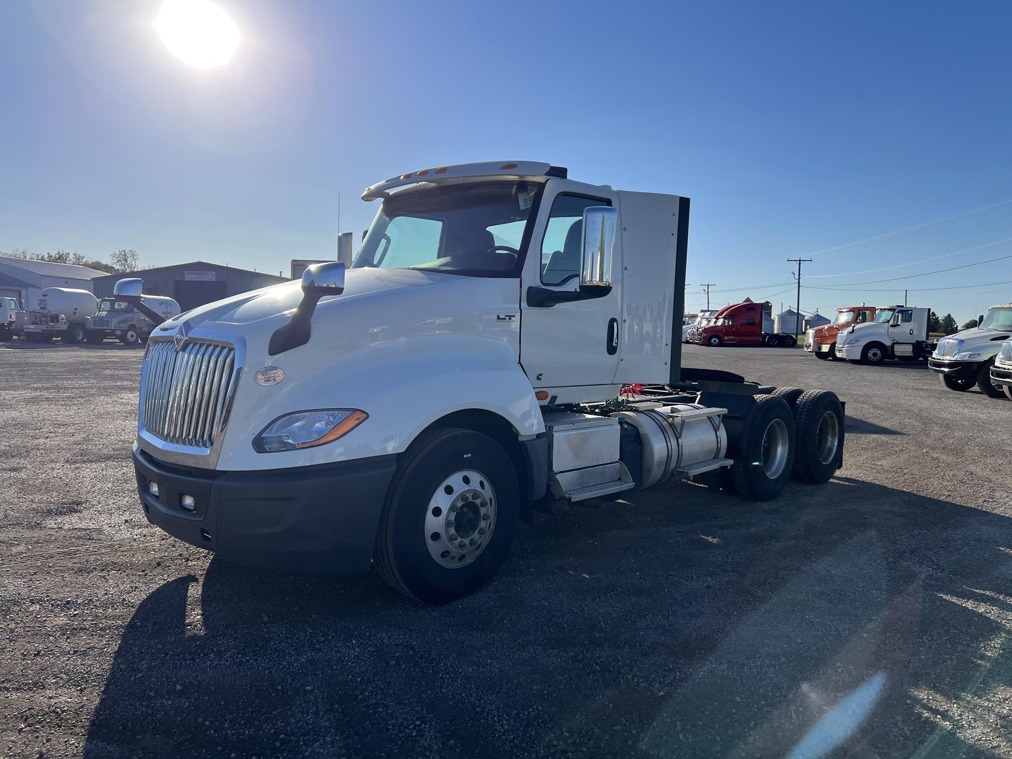 2020 INTERNATIONAL LT - image 2 of 6