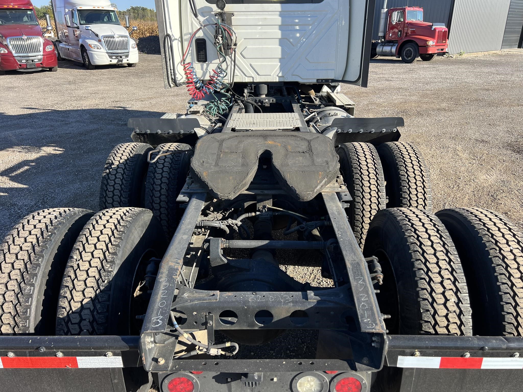 2020 INTERNATIONAL LT - image 4 of 6