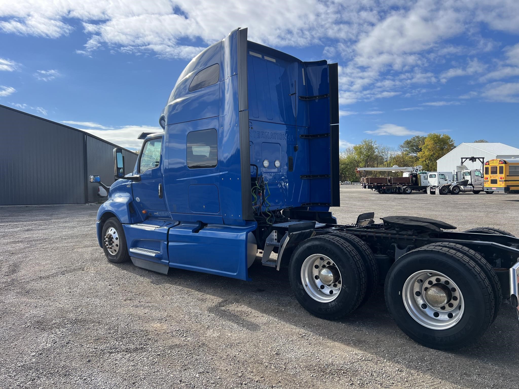 2023 INTERNATIONAL LT 2023 INTERNATIONAL LT - image 3 of 6