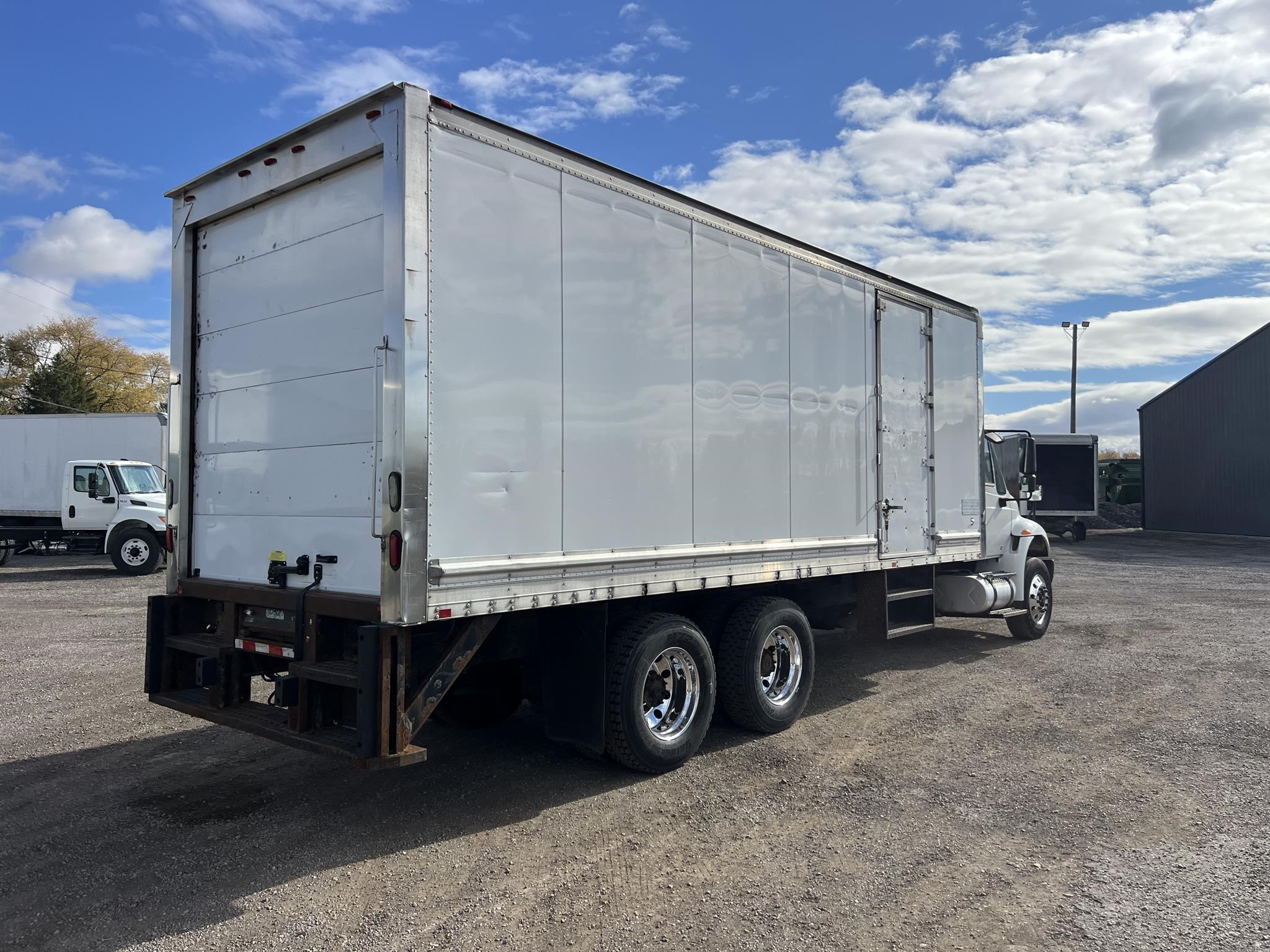 2019 INTERNATIONAL DURASTAR 4400 2019 INTERNATIONAL DURASTAR 4400 - image 3 of 6