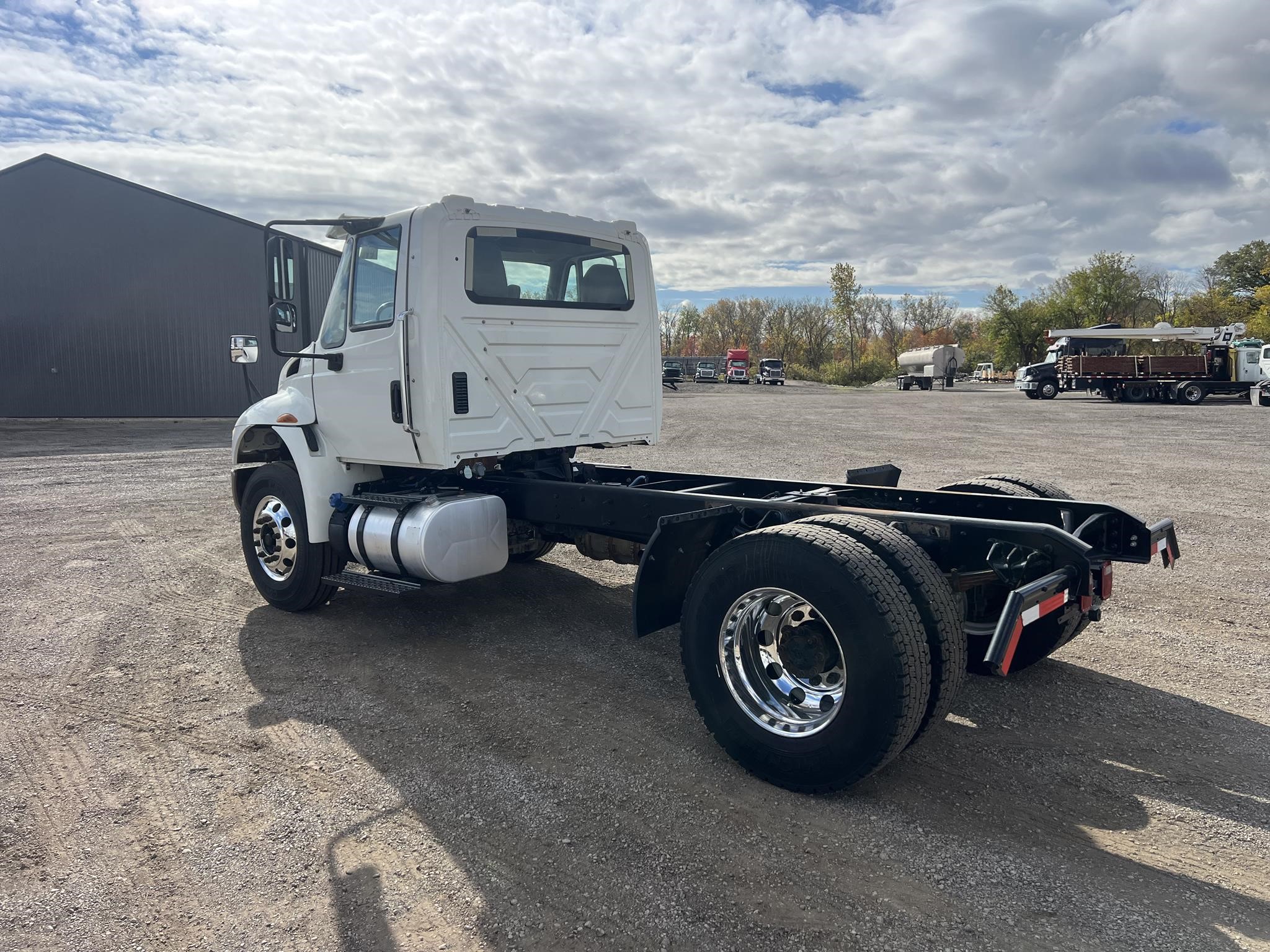 2018 INTERNATIONAL DURASTAR 4300 2018 INTERNATIONAL DURASTAR 4300 - image 5 of 6