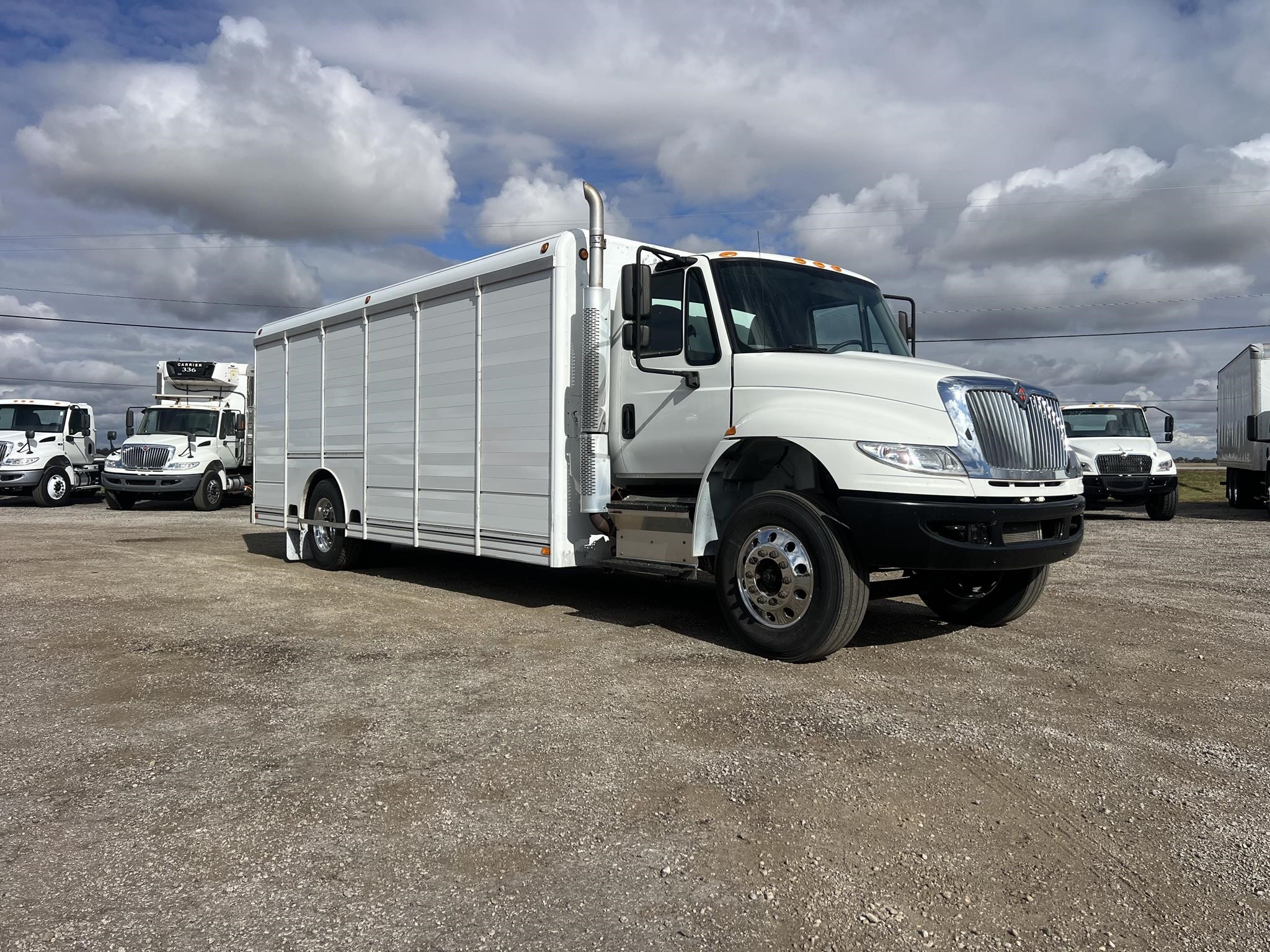 2018 INTERNATIONAL DURASTAR 4300 2018 INTERNATIONAL DURASTAR 4300 - image 2 of 6