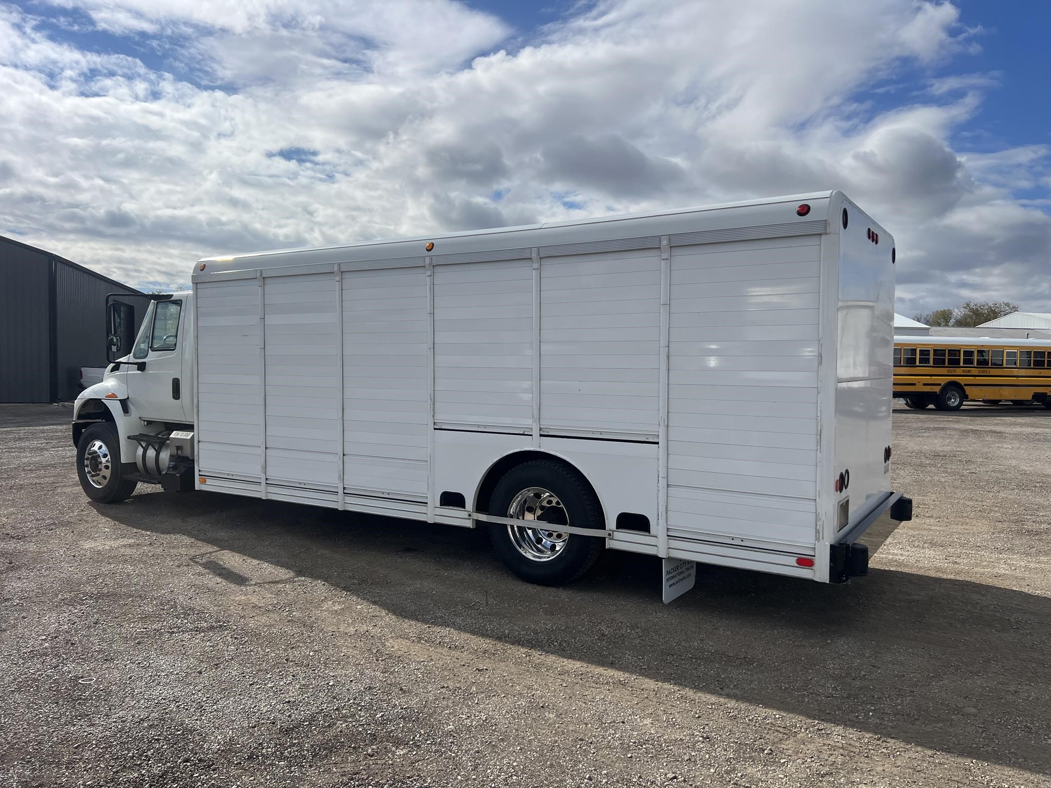 2018 INTERNATIONAL DURASTAR 4300 2018 INTERNATIONAL DURASTAR 4300 - image 4 of 6