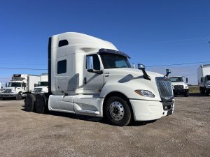 2023 INTERNATIONAL LT 10016501781