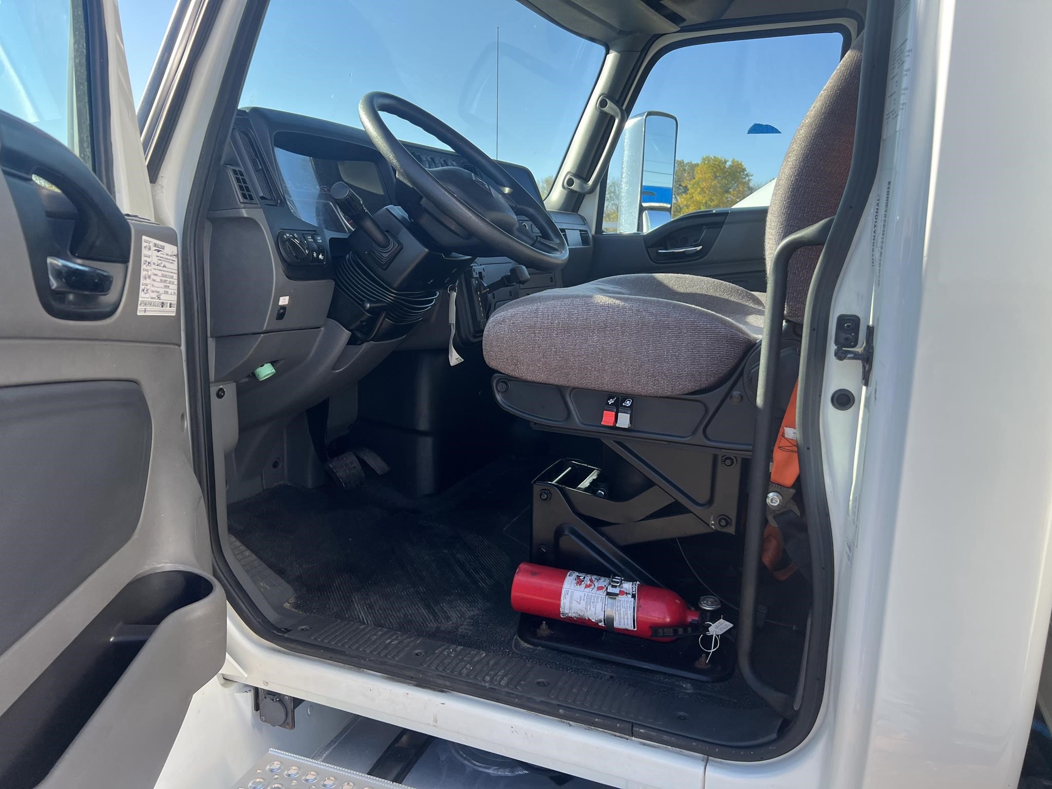 2020 INTERNATIONAL MV - image 5 of 6