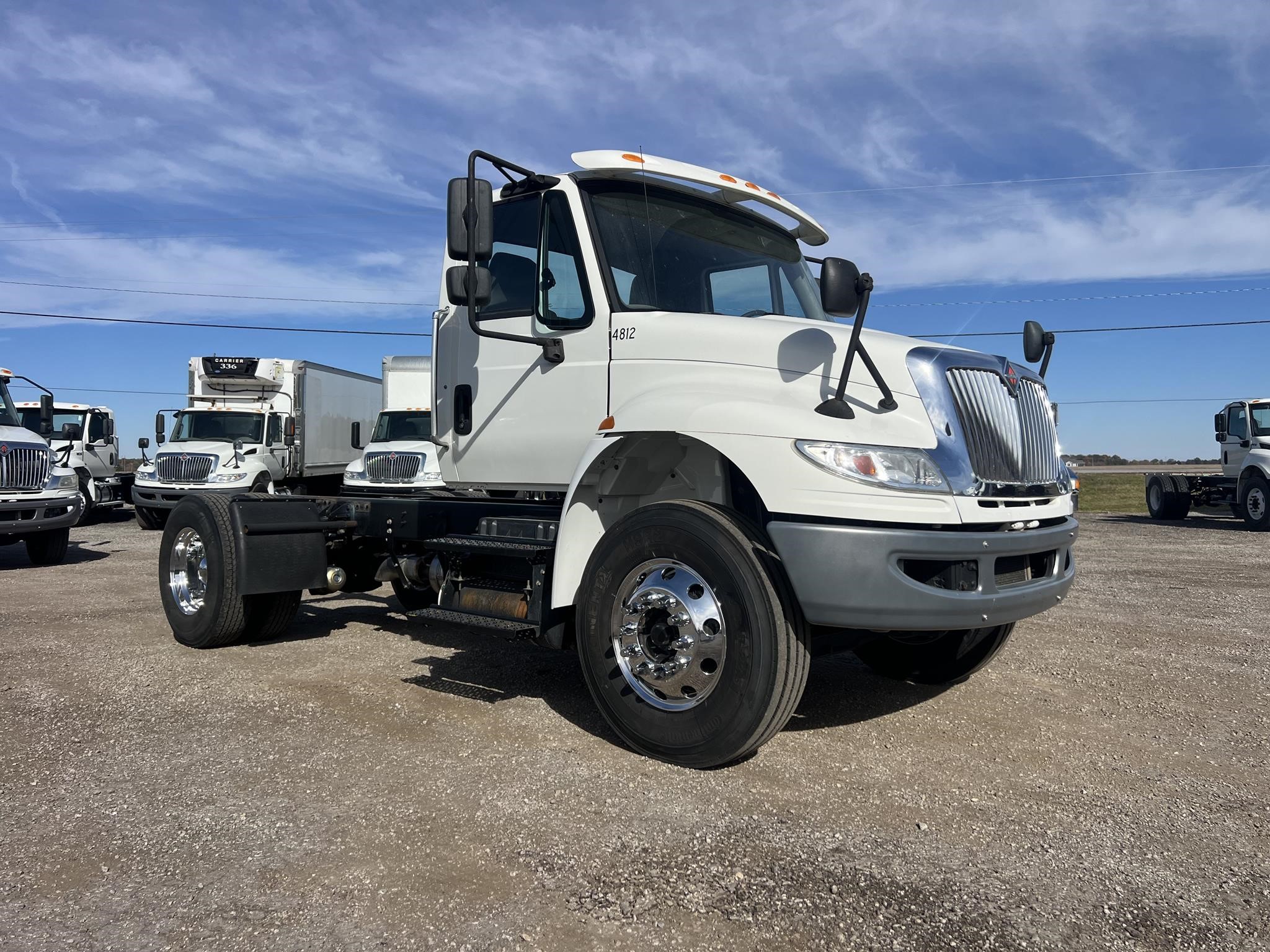 2018 INTERNATIONAL DURASTAR 4300 - image 2 of 6