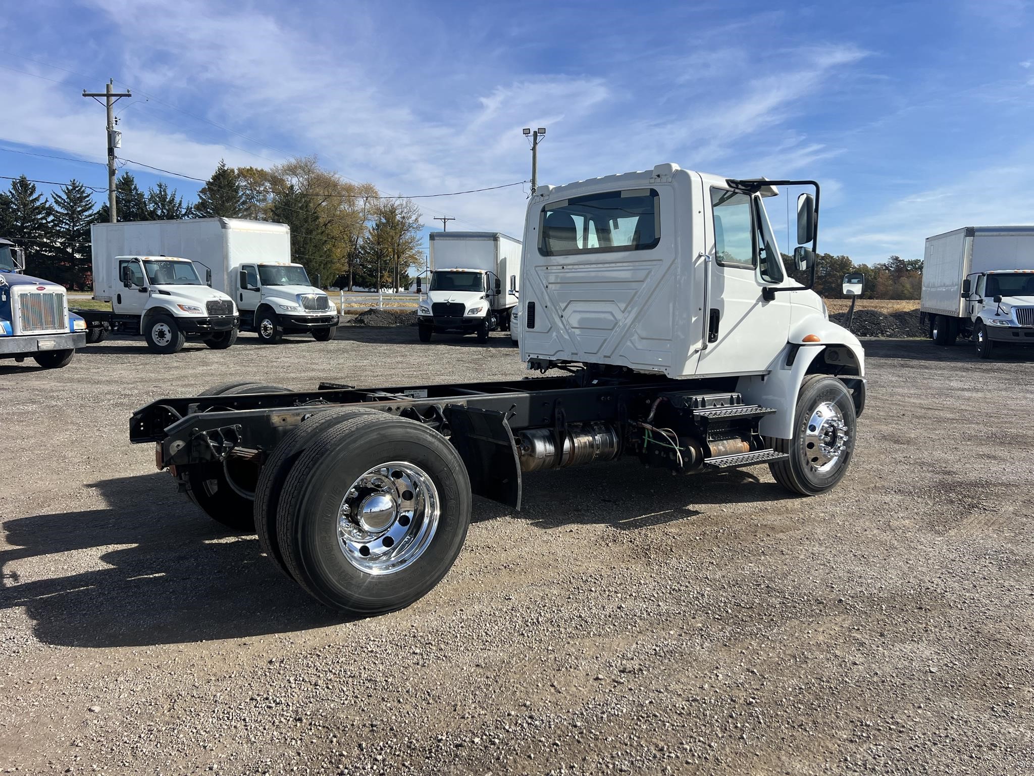 2018 INTERNATIONAL DURASTAR 4300 - image 3 of 6