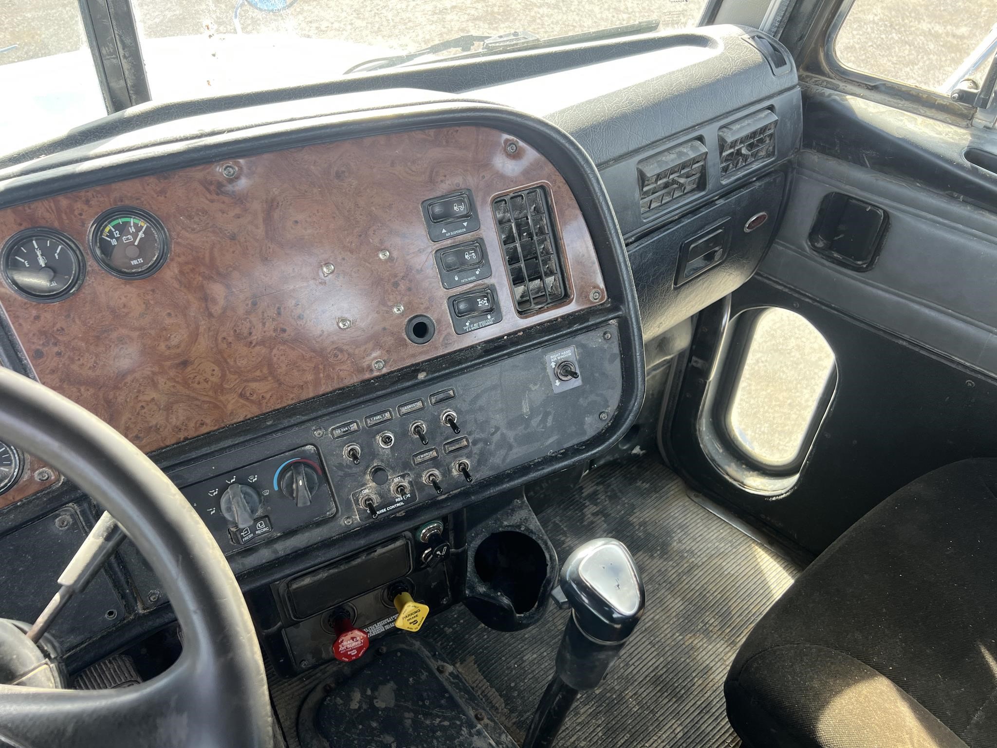 2004 PETERBILT 385 10018434350 2004 PETERBILT 385 10018434350