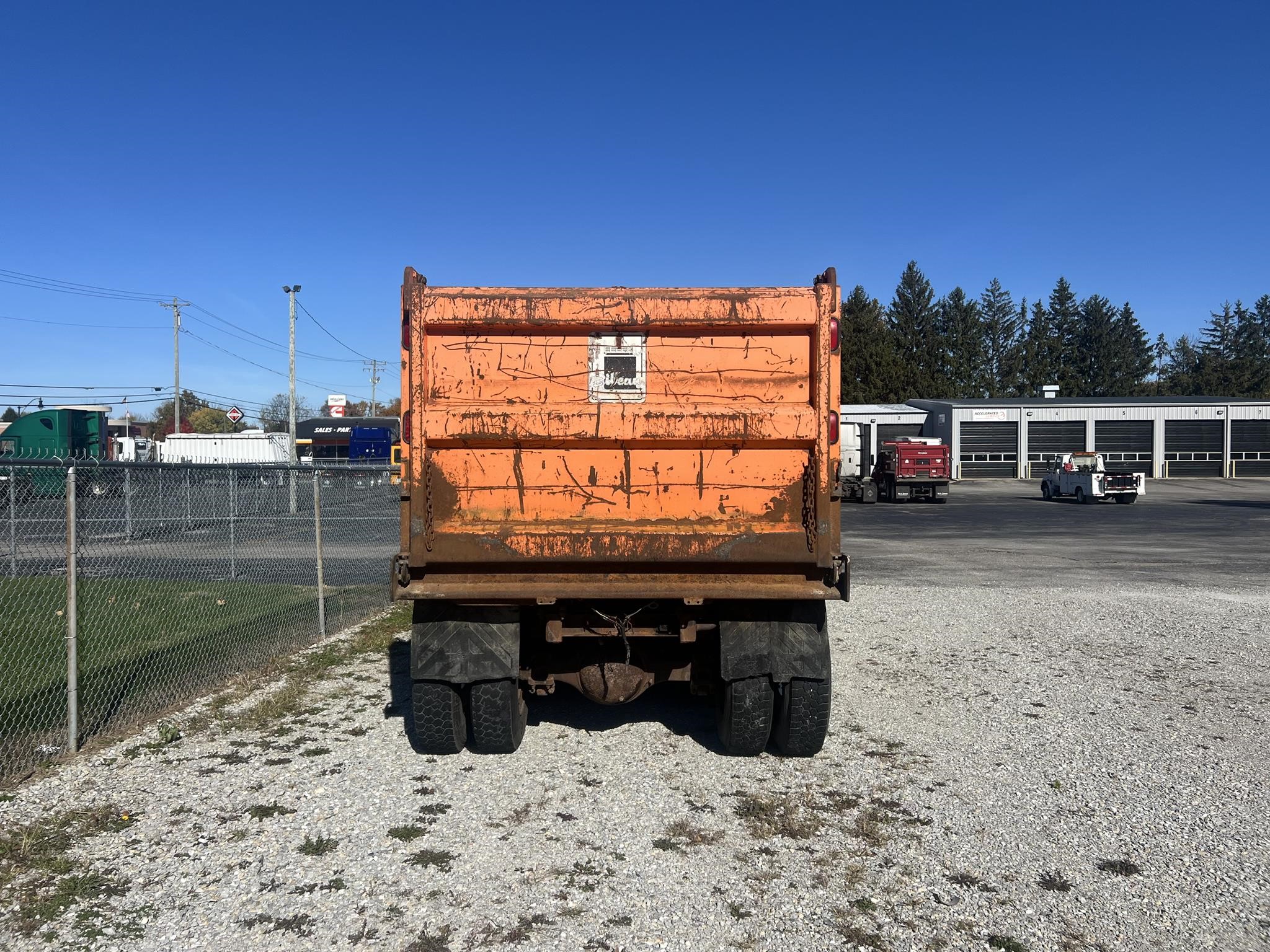 2004 VOLVO VHD64F200 10024177299 2004 VOLVO VHD64F200 10024177299