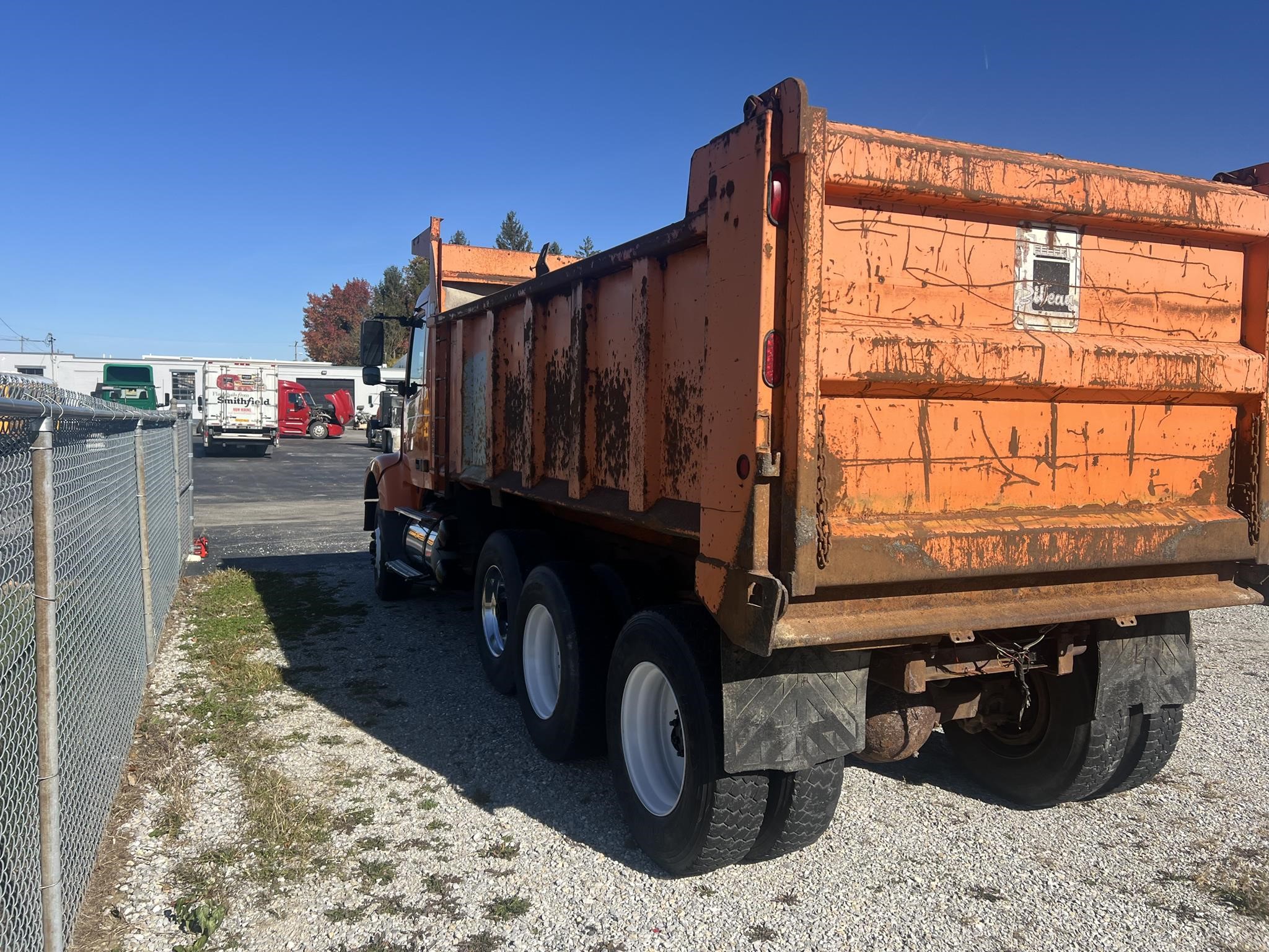2004 VOLVO VHD64F200 10024177313 2004 VOLVO VHD64F200 10024177313