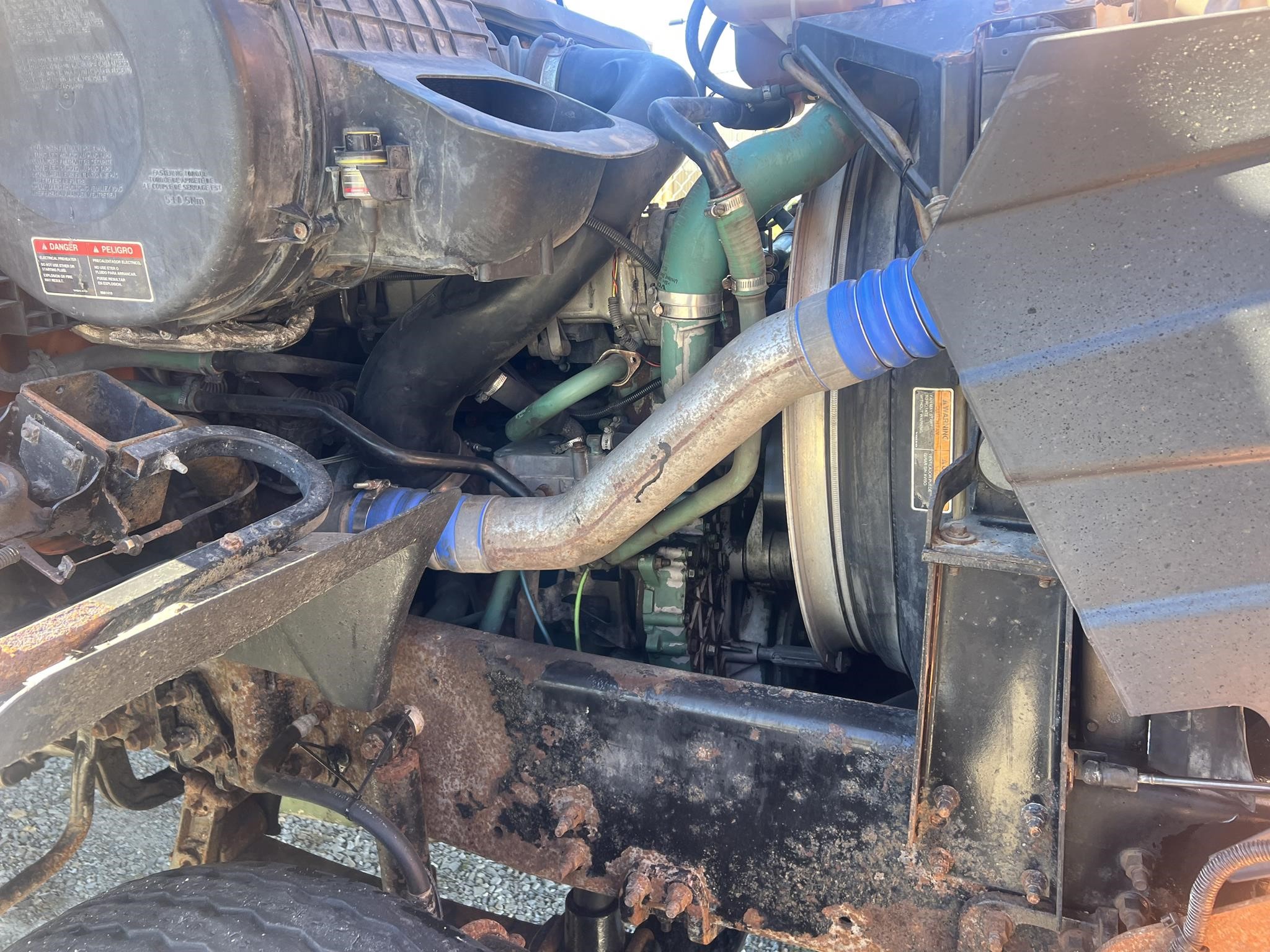 2004 VOLVO VHD64F200 10024177429 2004 VOLVO VHD64F200 10024177429