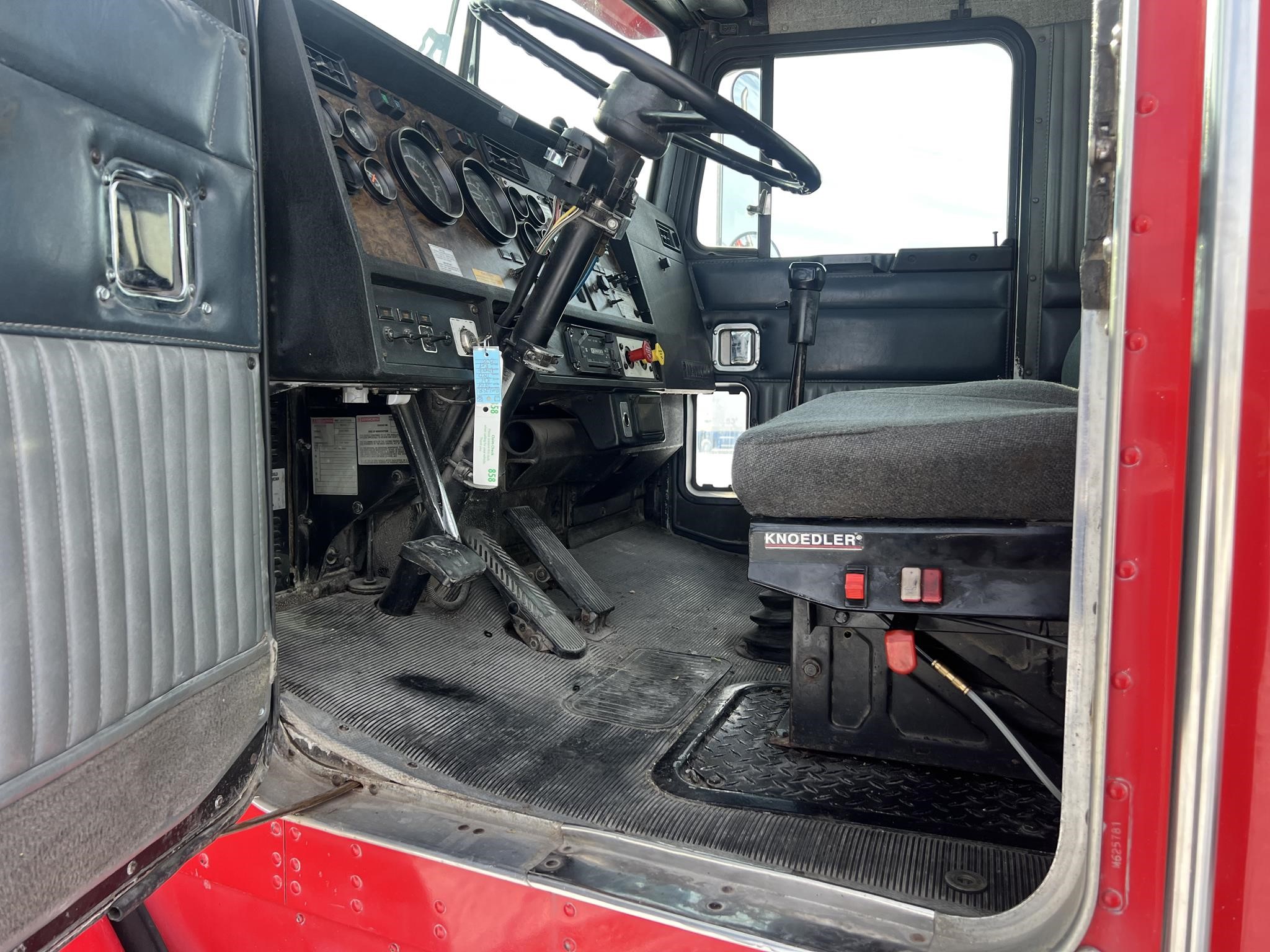 1994 KENWORTH T800 - image 5 of 6