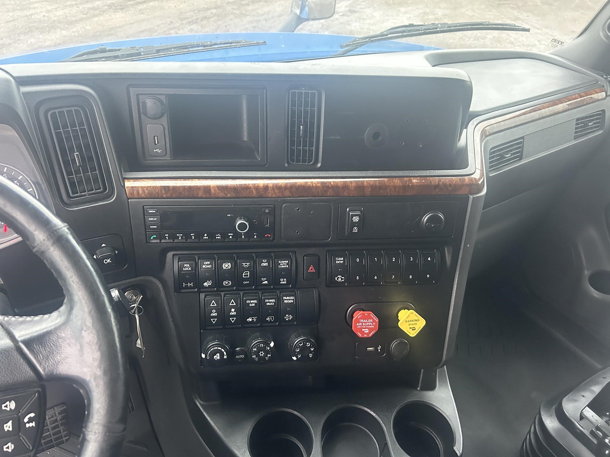 2022 INTERNATIONAL LT 10026545907 2022 INTERNATIONAL LT 10026545907