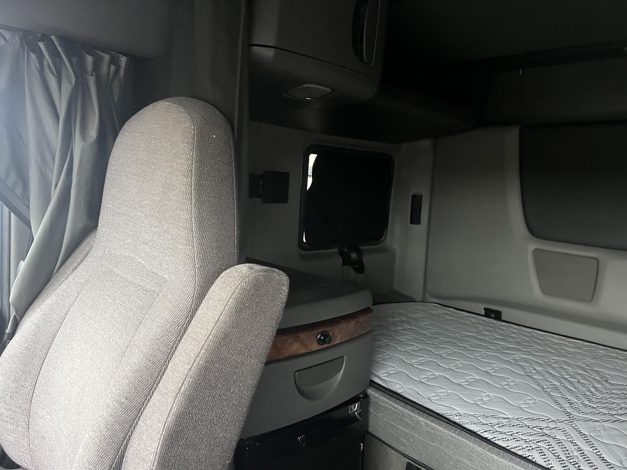 2022 INTERNATIONAL LT 10026548126 2022 INTERNATIONAL LT 10026548126