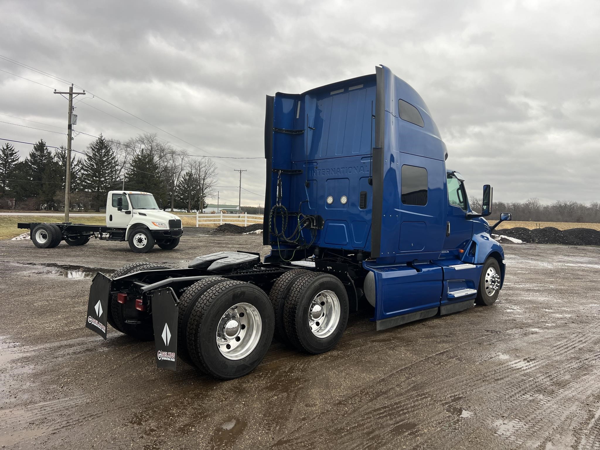 2022 INTERNATIONAL LT 2022 INTERNATIONAL LT - image 3 of 6