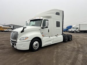2023 INTERNATIONAL LT 10027527610