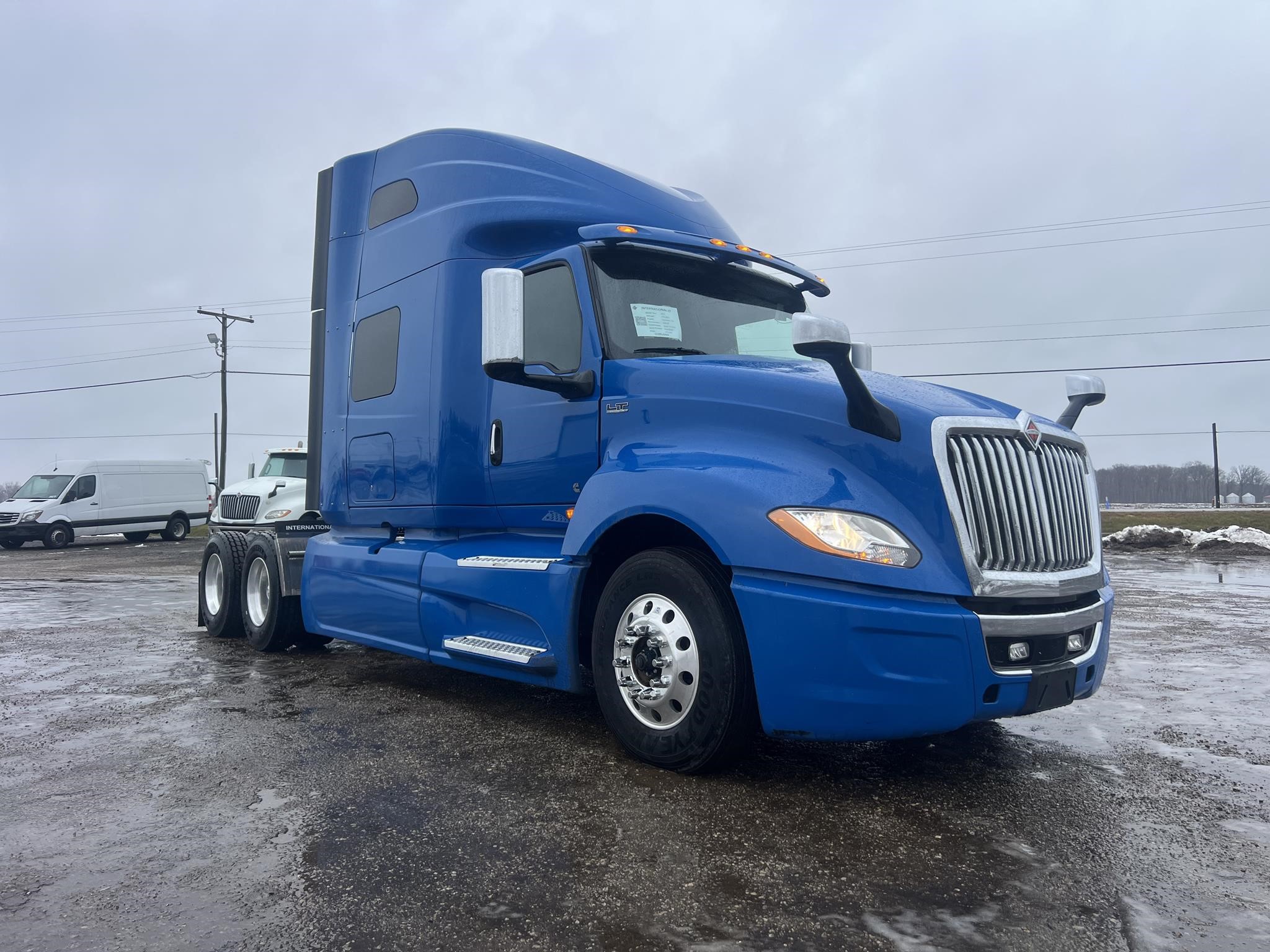 2023 INTERNATIONAL LT 2023 INTERNATIONAL LT - image 2 of 6