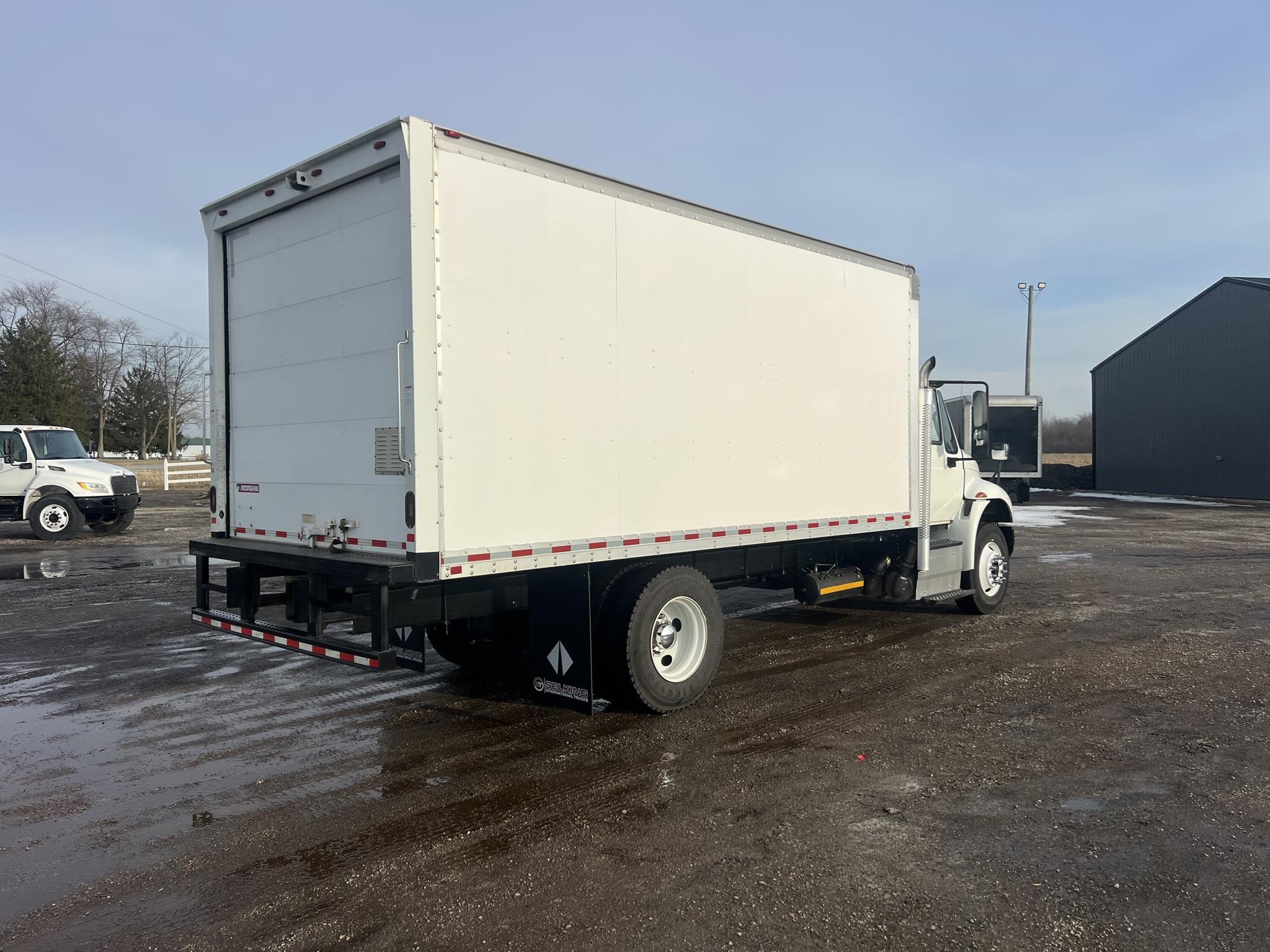 2017 INTERNATIONAL DURASTAR 4300 2017 INTERNATIONAL DURASTAR 4300 - image 3 of 6