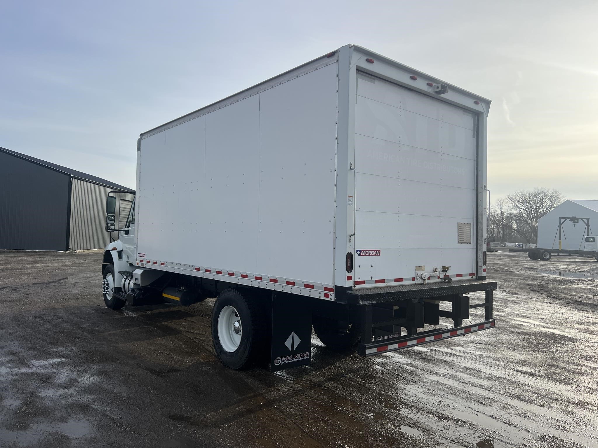 2017 INTERNATIONAL DURASTAR 4300 2017 INTERNATIONAL DURASTAR 4300 - image 4 of 6