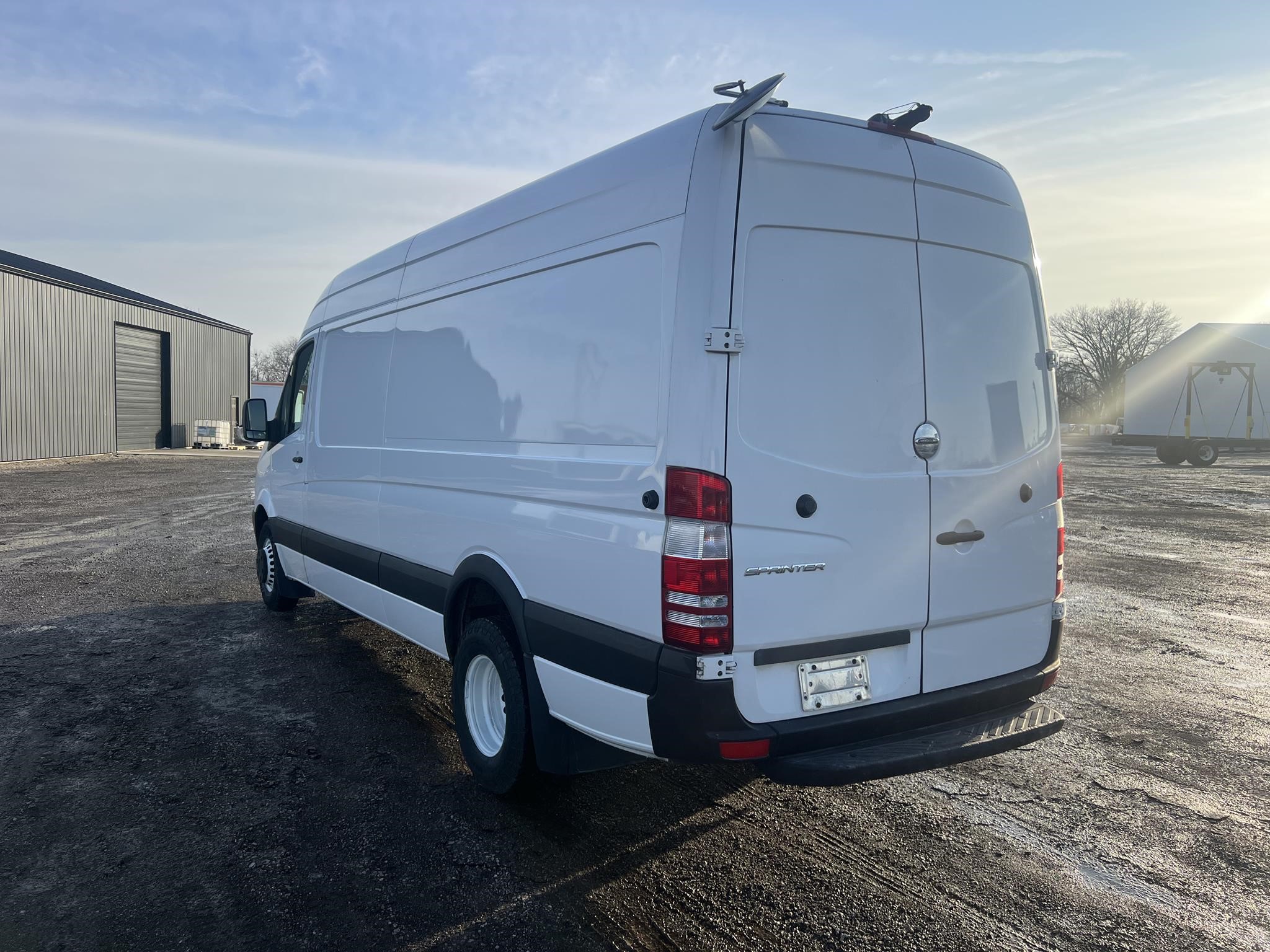 2017 FREIGHTLINER SPRINTER 3500 2017 FREIGHTLINER SPRINTER 3500 - image 4 of 6