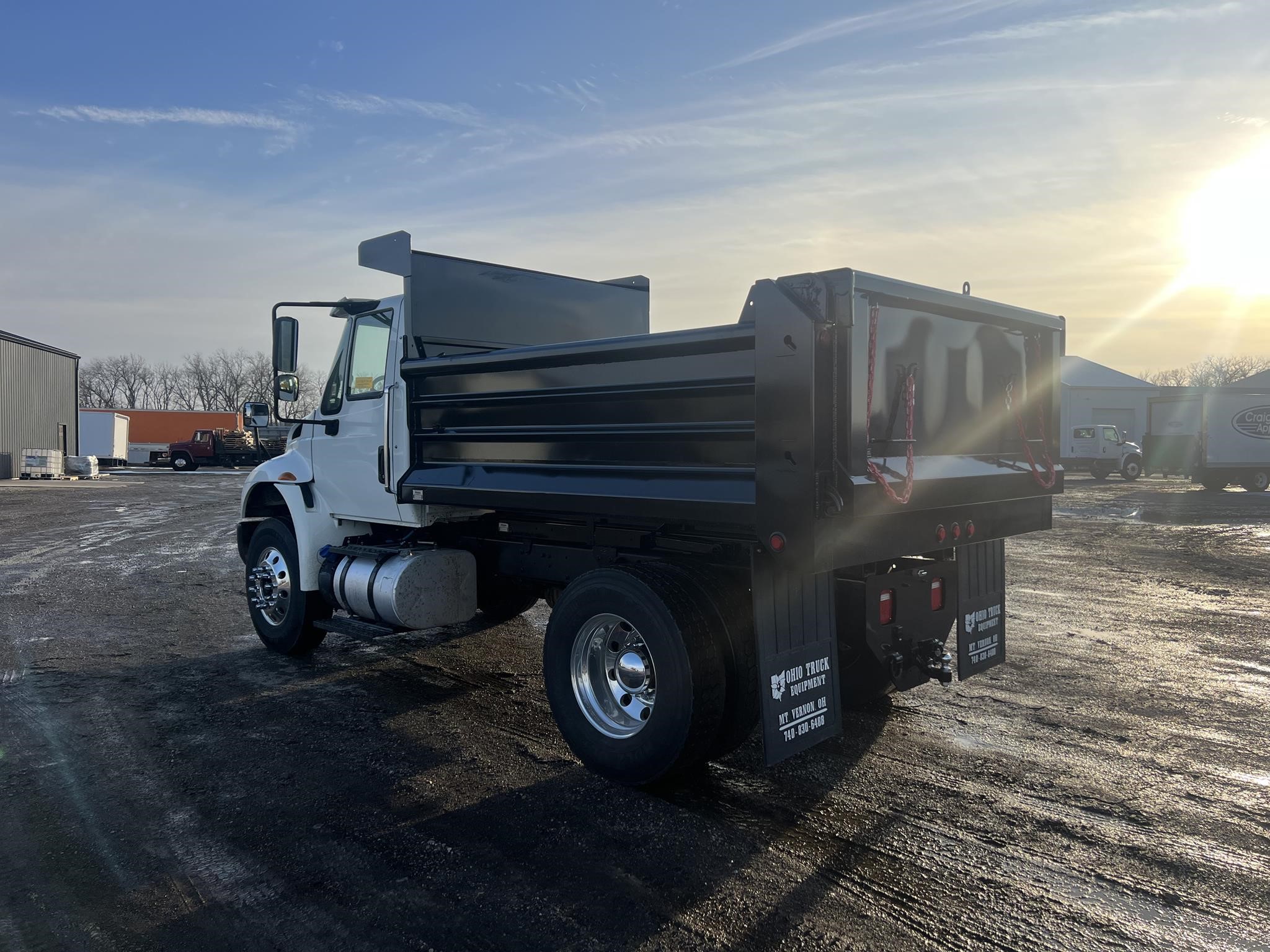 2018 INTERNATIONAL DURASTAR 4300 2018 INTERNATIONAL DURASTAR 4300 - image 4 of 6