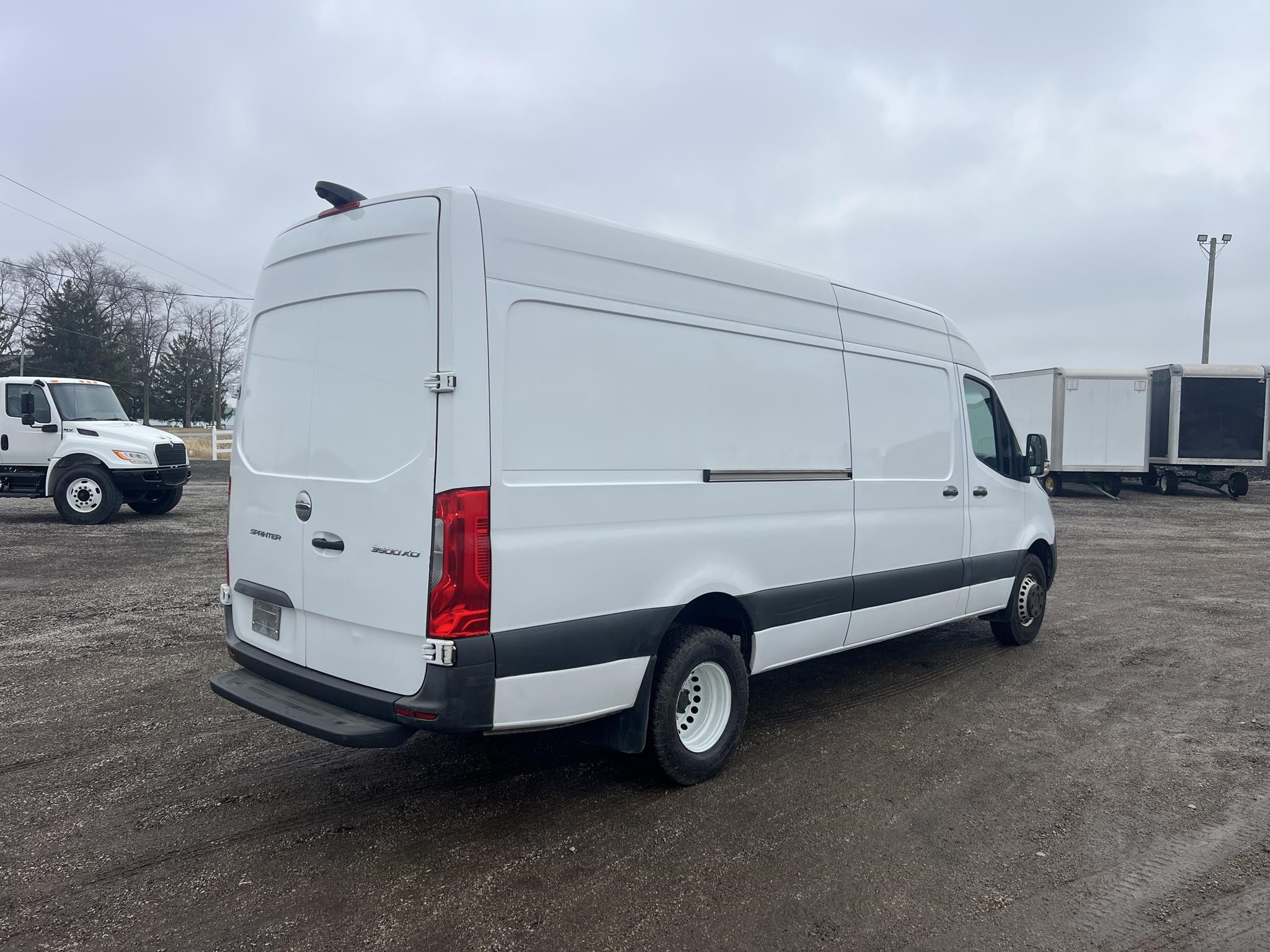 2019 FREIGHTLINER SPRINTER 3500 2019 FREIGHTLINER SPRINTER 3500 - image 3 of 6