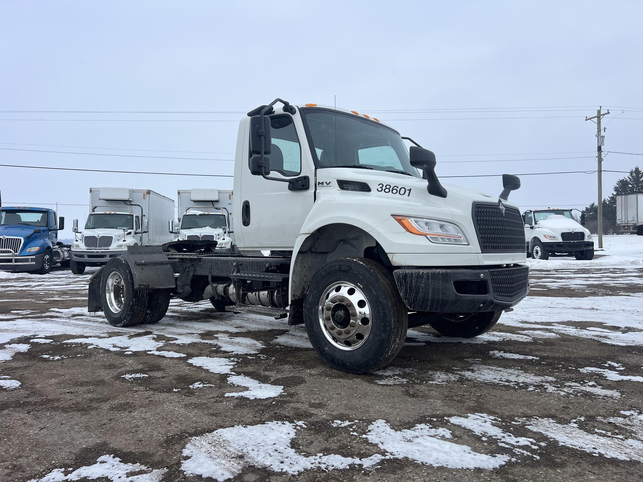 2023 INTERNATIONAL MV 2023 INTERNATIONAL MV - image 2 of 6