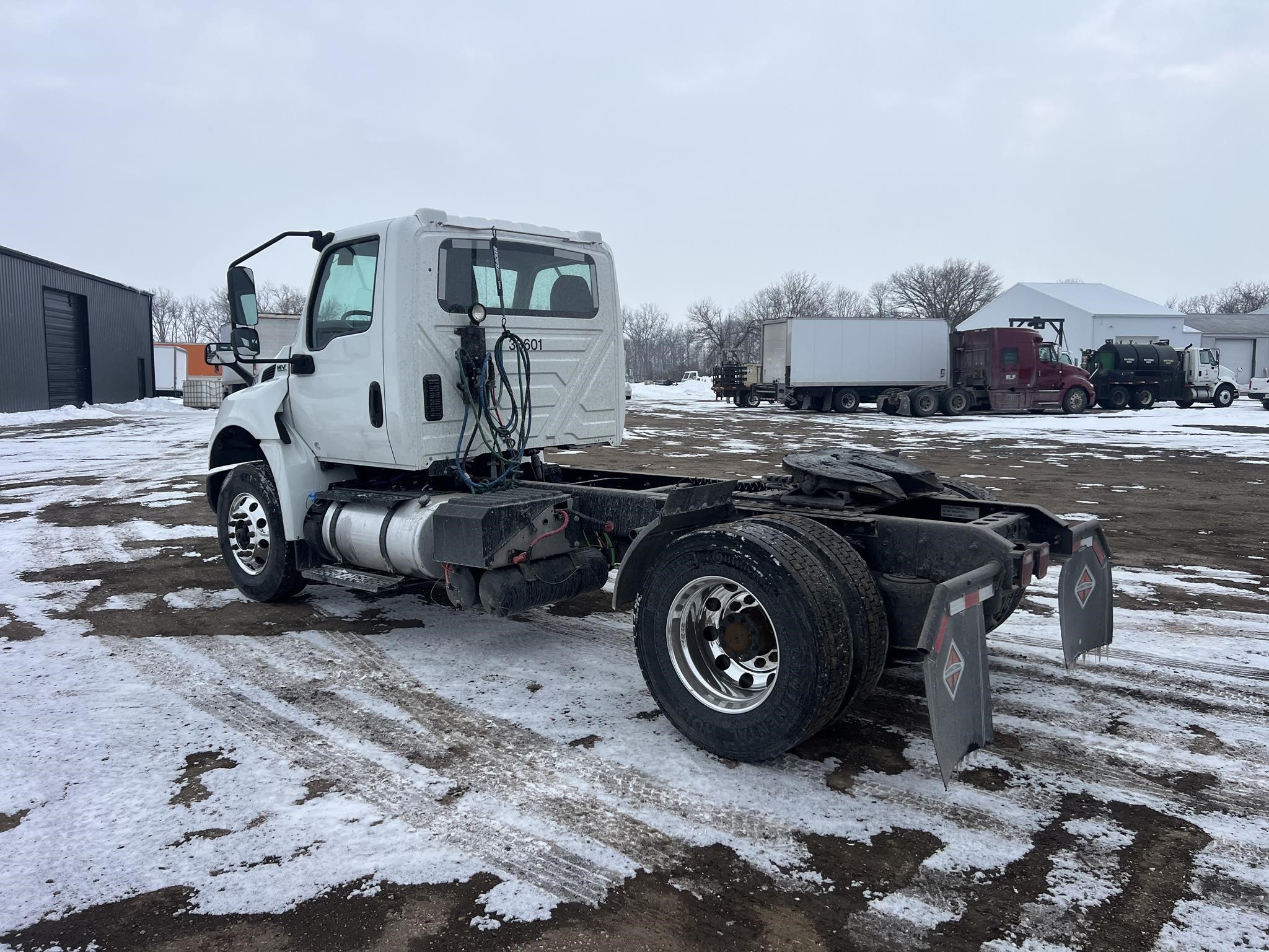 2023 INTERNATIONAL MV 2023 INTERNATIONAL MV - image 5 of 6