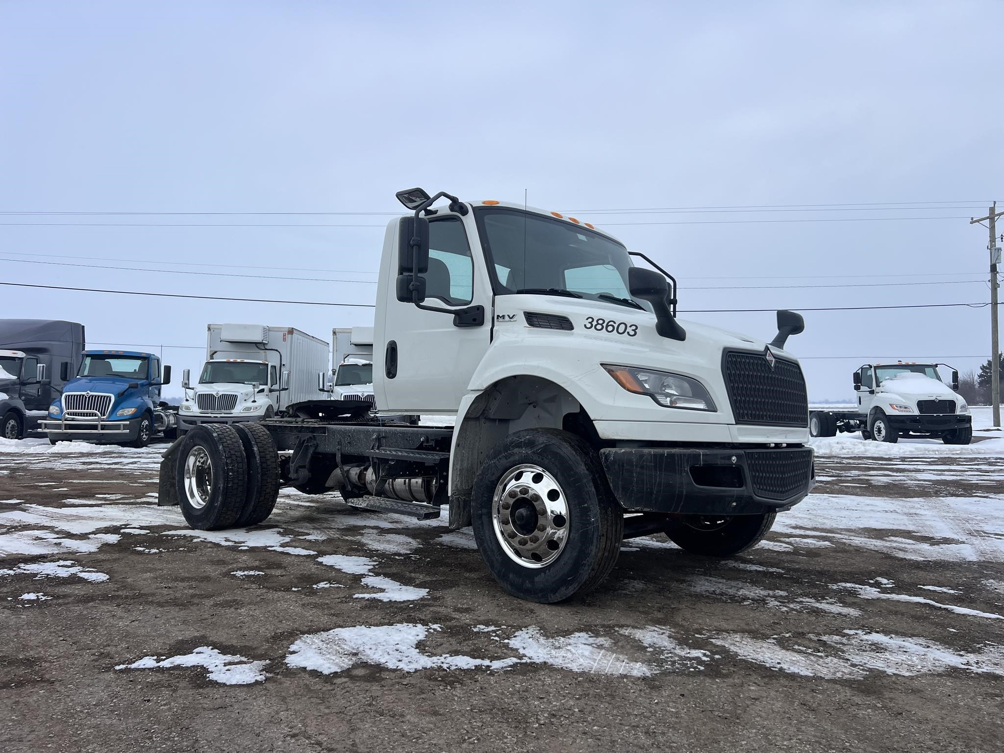 2023 INTERNATIONAL MV 2023 INTERNATIONAL MV - image 2 of 6