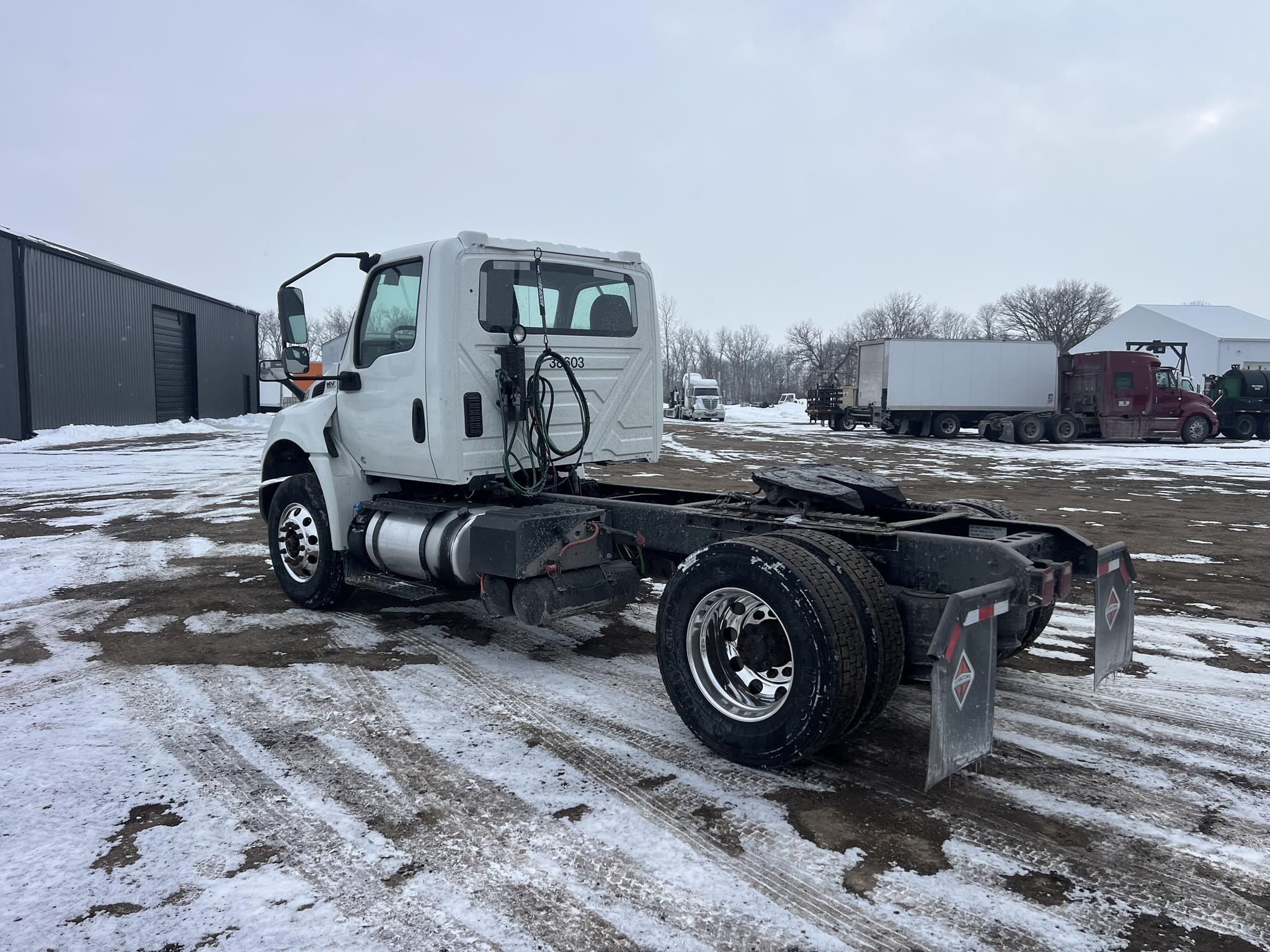 2023 INTERNATIONAL MV 2023 INTERNATIONAL MV - image 3 of 6