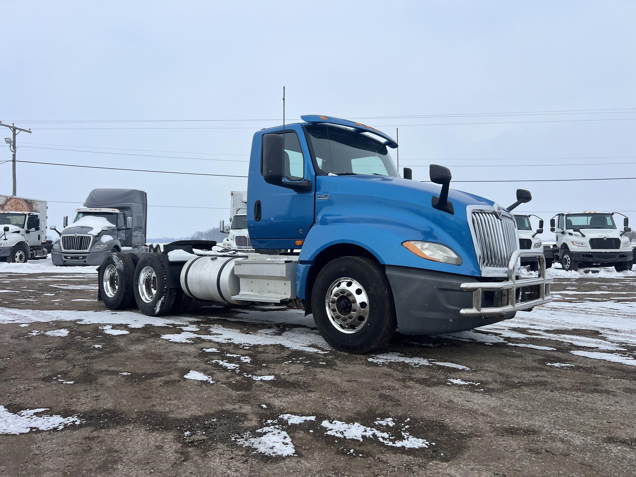 2019 INTERNATIONAL LT 2019 INTERNATIONAL LT - image 1 of 6