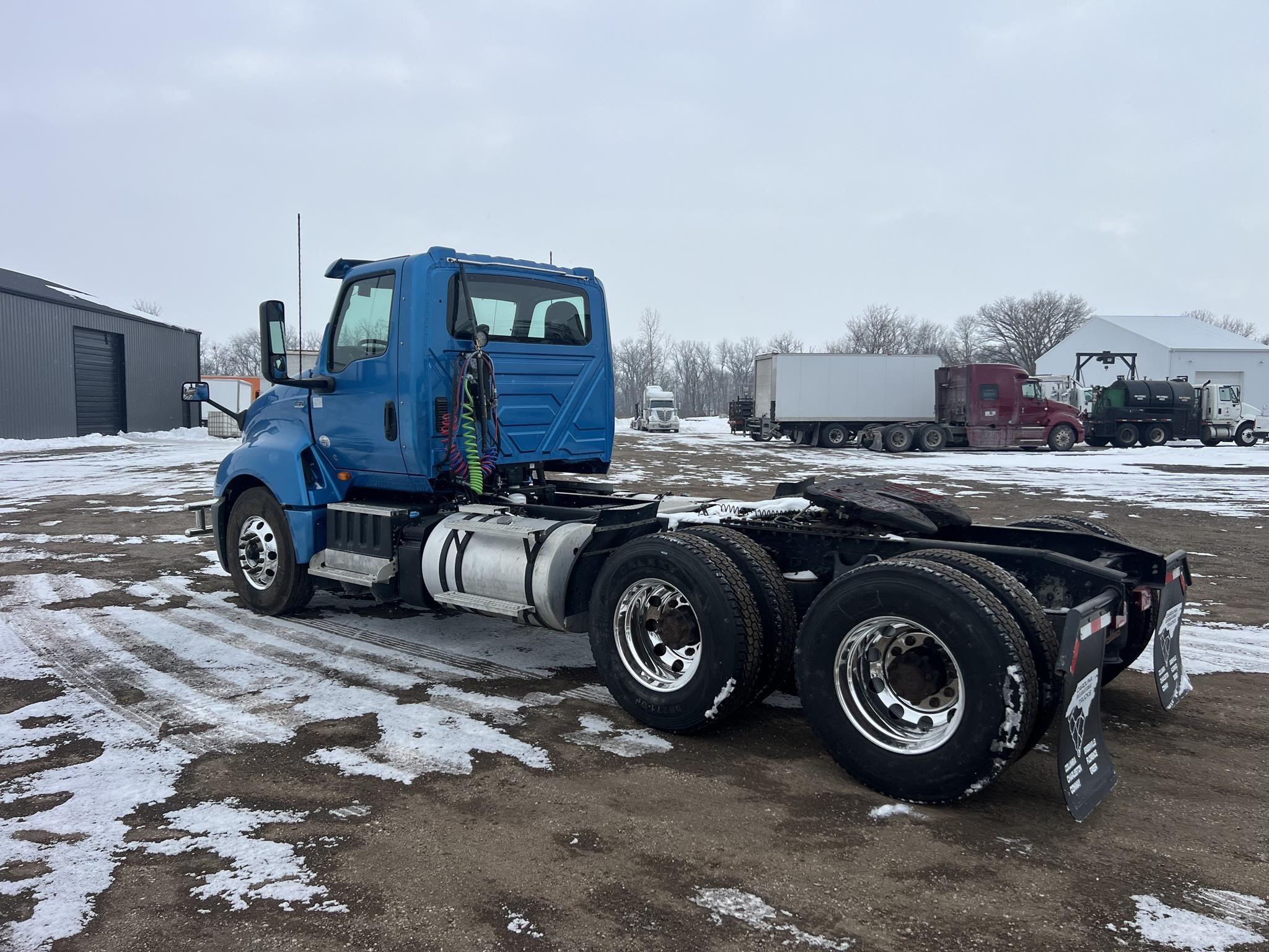 2019 INTERNATIONAL LT 2019 INTERNATIONAL LT - image 4 of 6