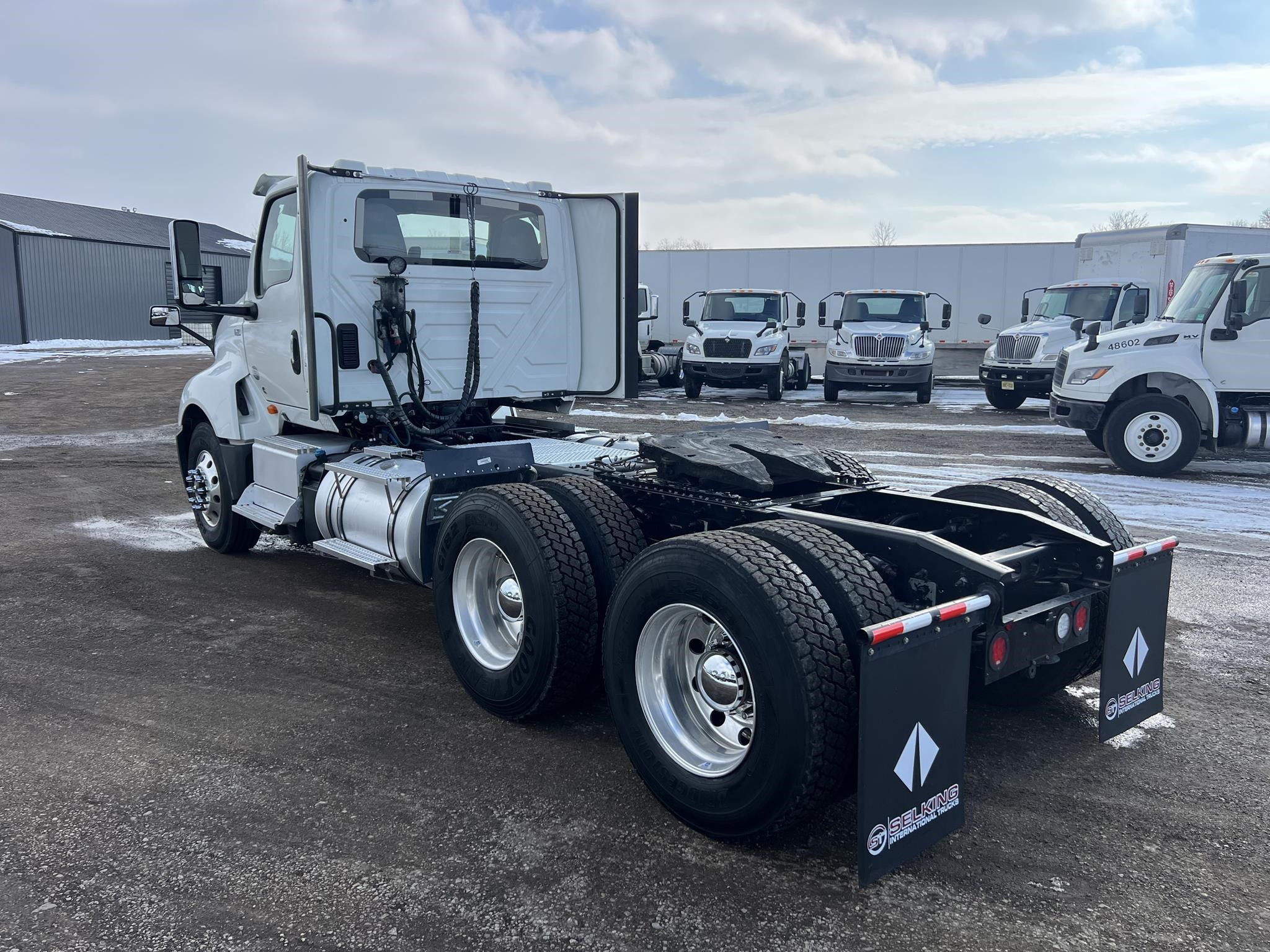 2021 INTERNATIONAL LT 2021 INTERNATIONAL LT - image 4 of 6