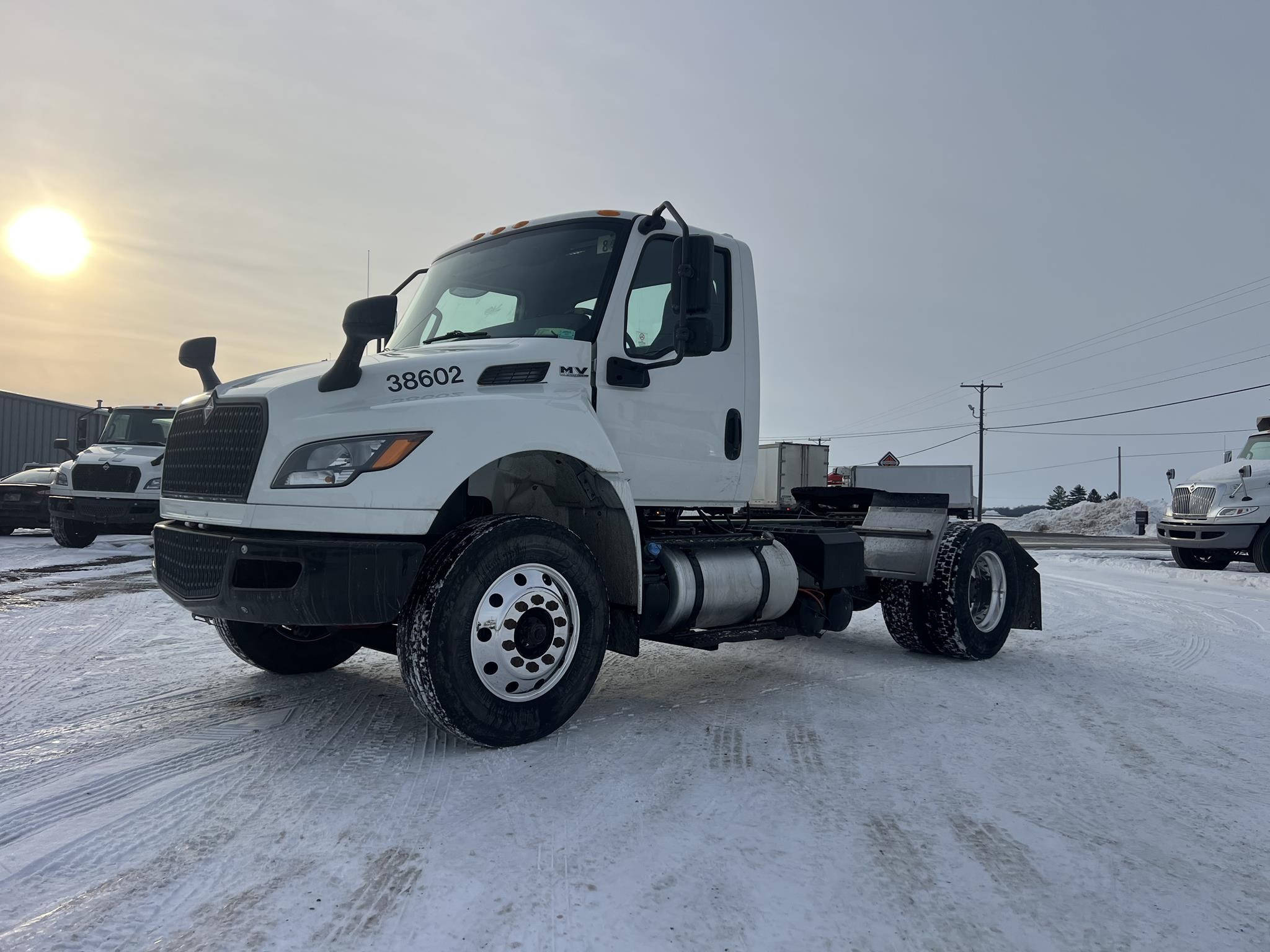 2023 INTERNATIONAL MV 2023 INTERNATIONAL MV - image 2 of 6