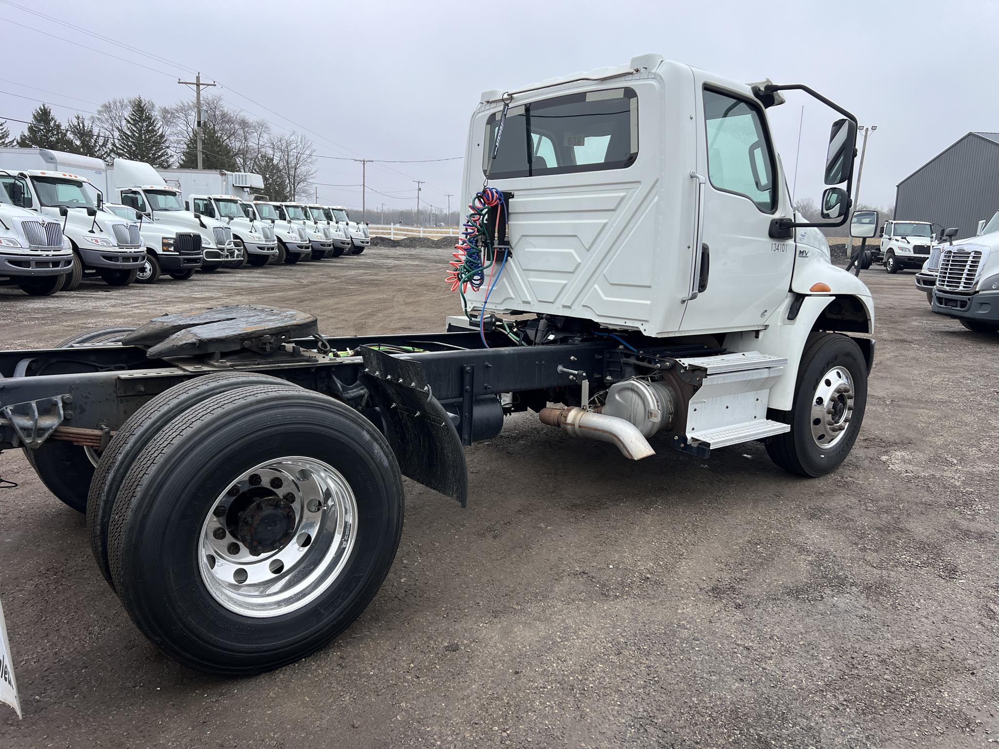 2021 INTERNATIONAL MV 2021 INTERNATIONAL MV - image 3 of 6